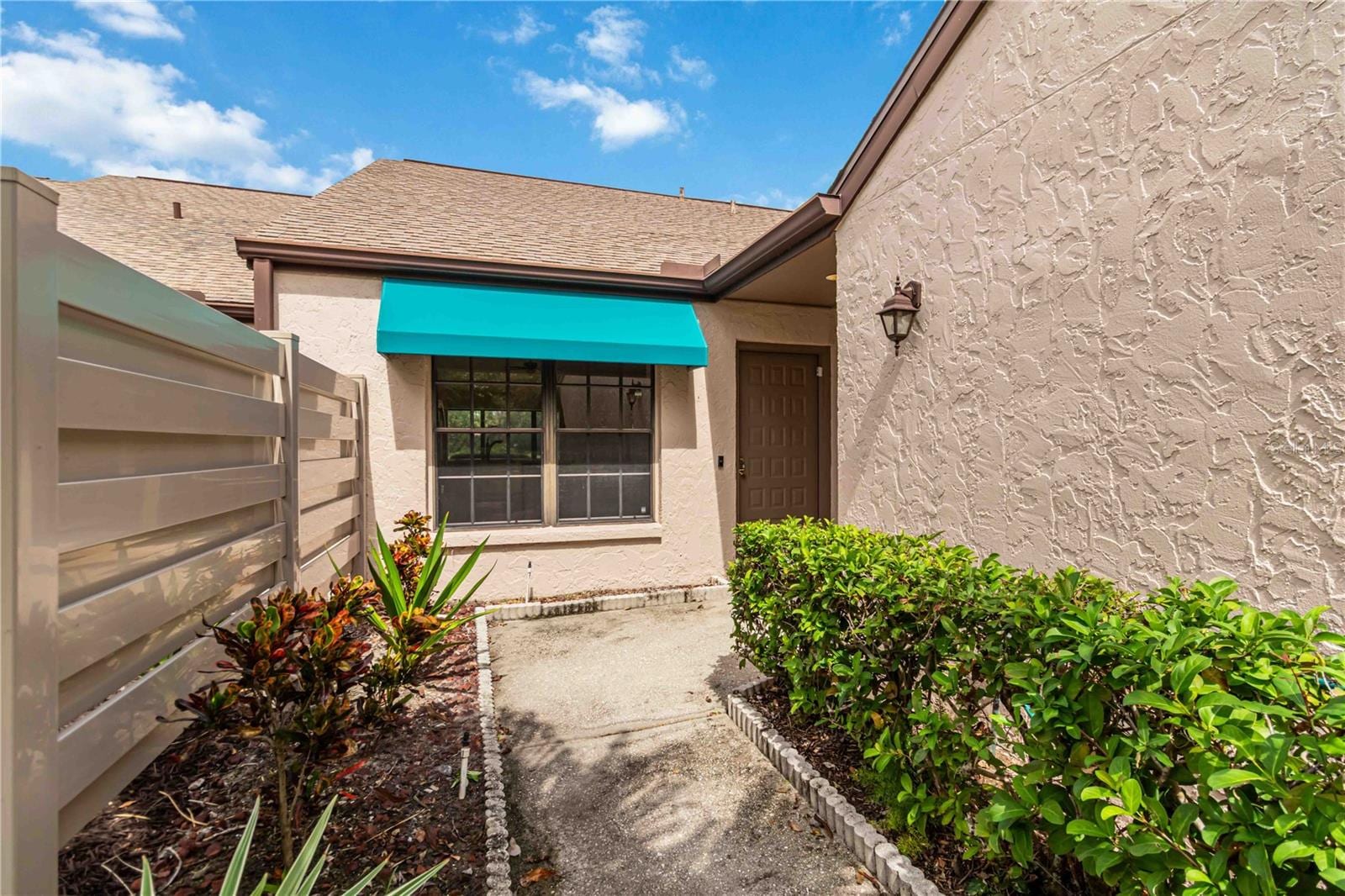 6085 Clubside Dr photo 4