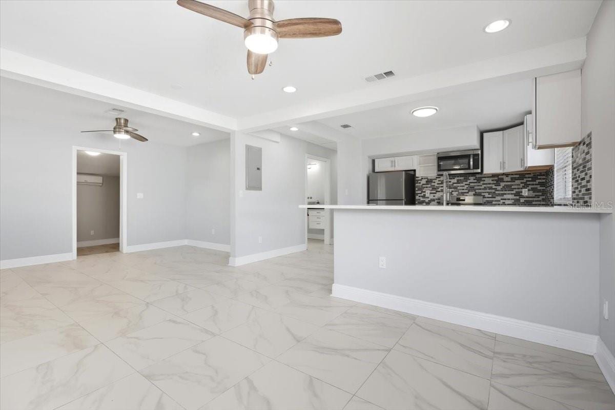 6715 S Mascotte St photo 3