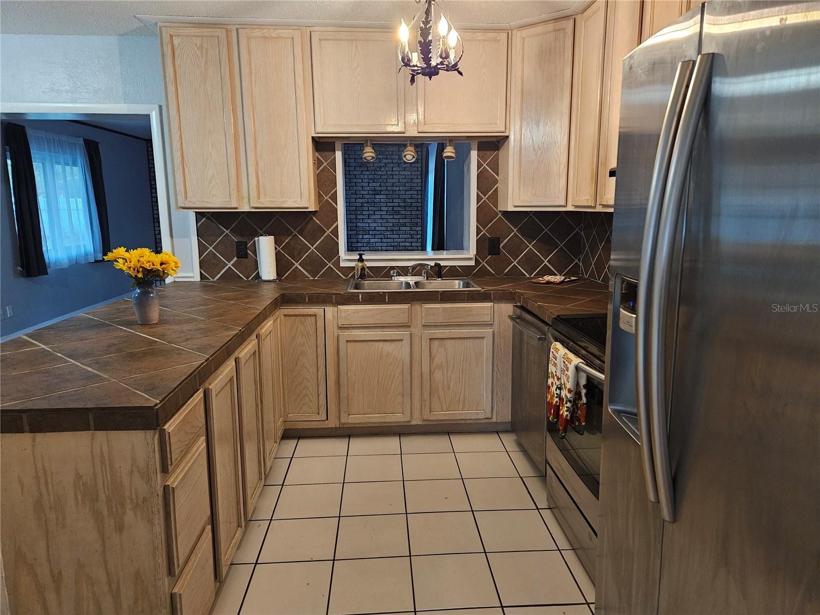 1212 Blake Ave photo 2