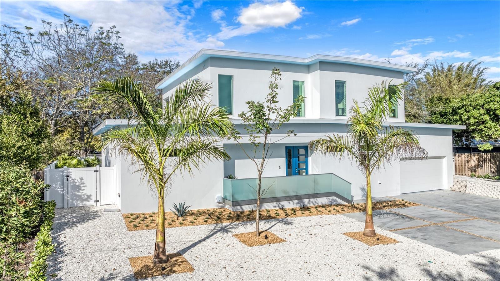 2585 Clematis St photo 3