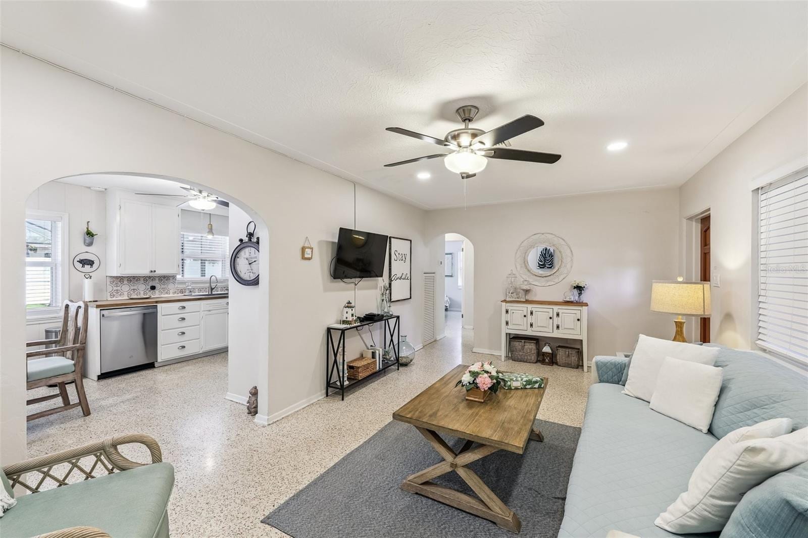 2907 Marshall Dr photo 2