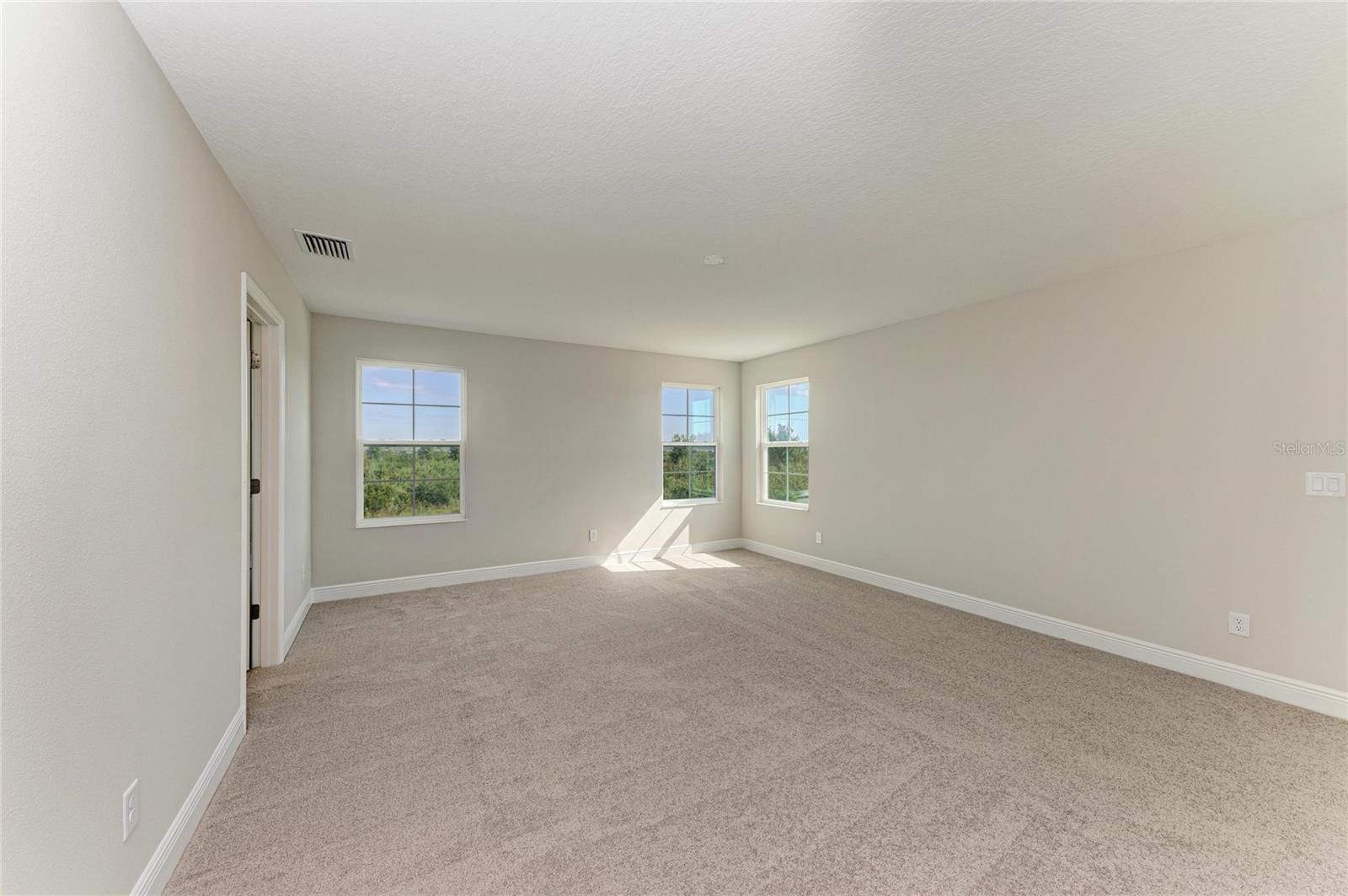 9723 Surrey Rose Dr photo 5