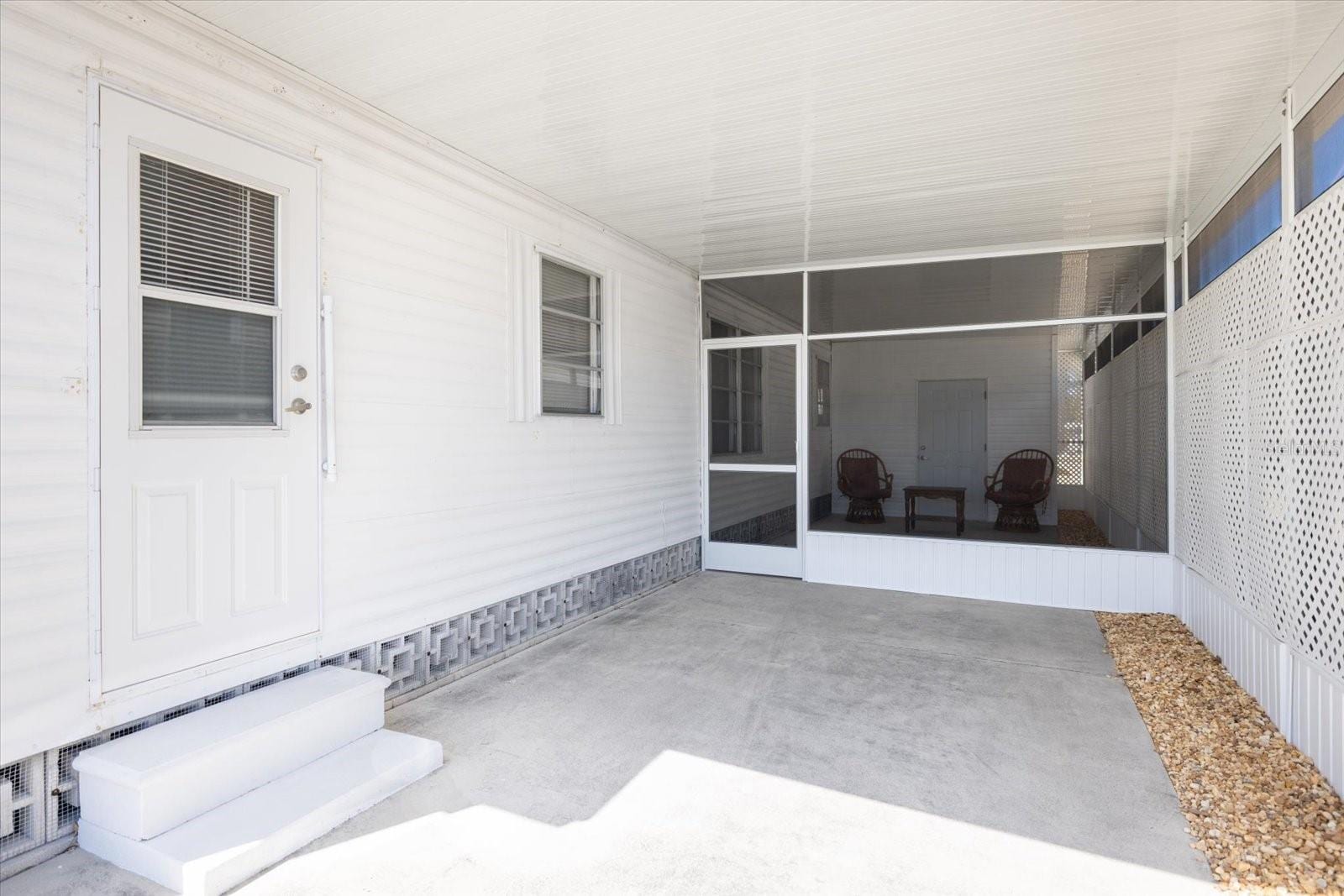 251 Southwinds Dr photo 4