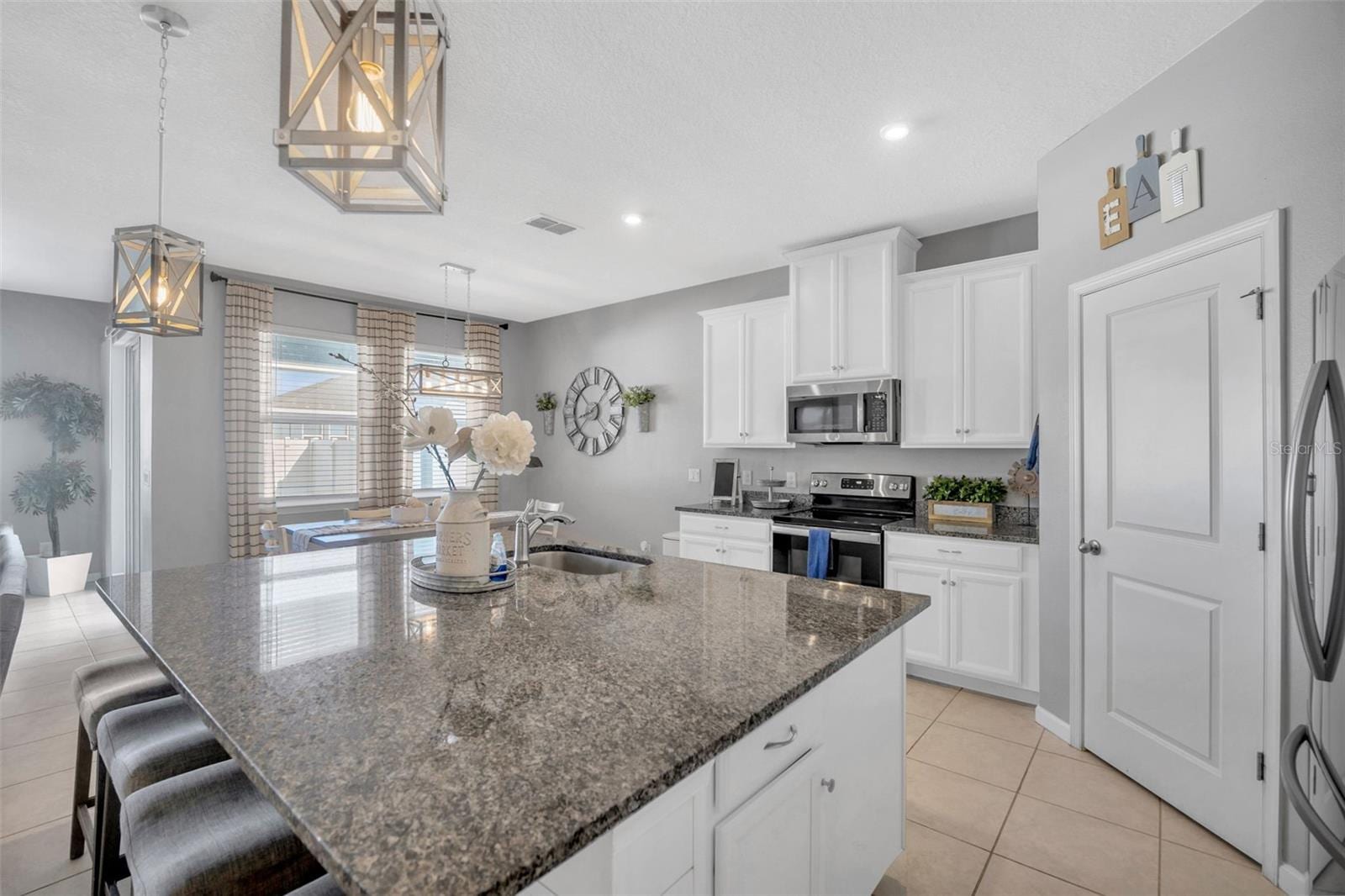 8512 Orchard Grass St photo 5