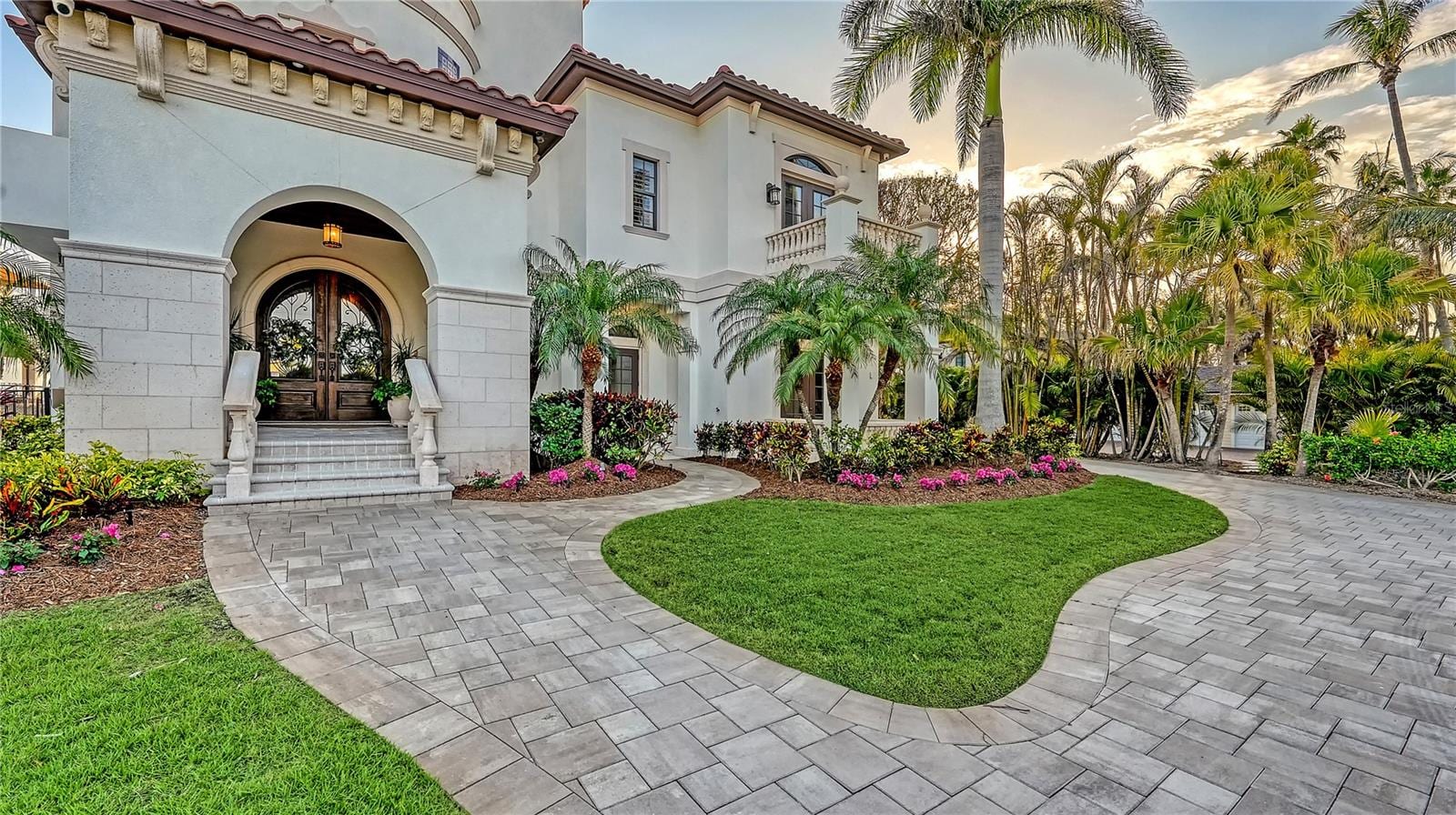 6001 Gulf Of Mexico Dr photo 4