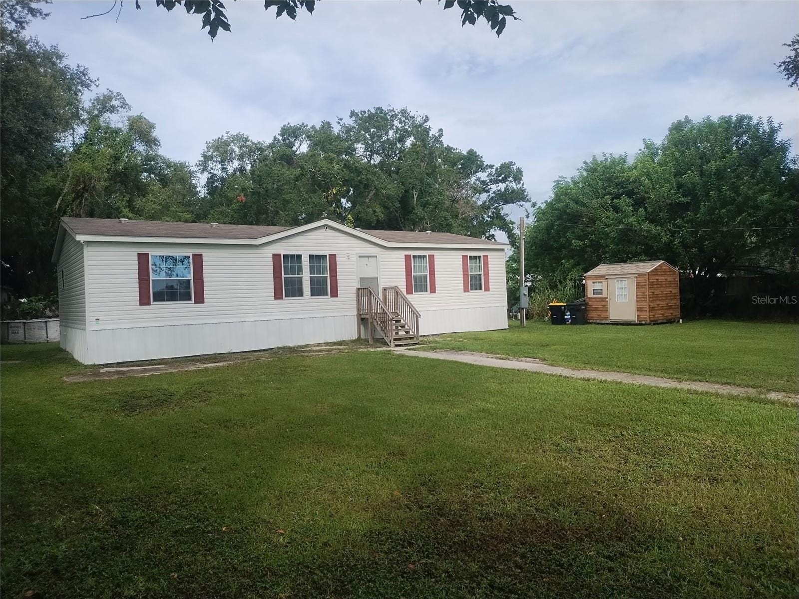 41 Norman Ln photo 3