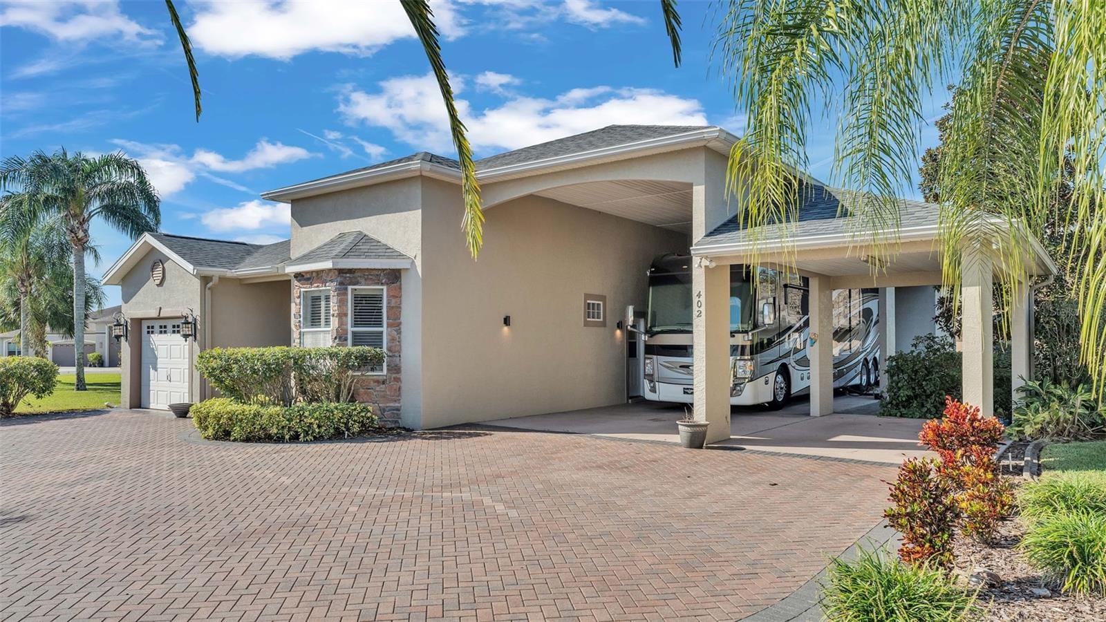 402 Cruisers Dr photo 3