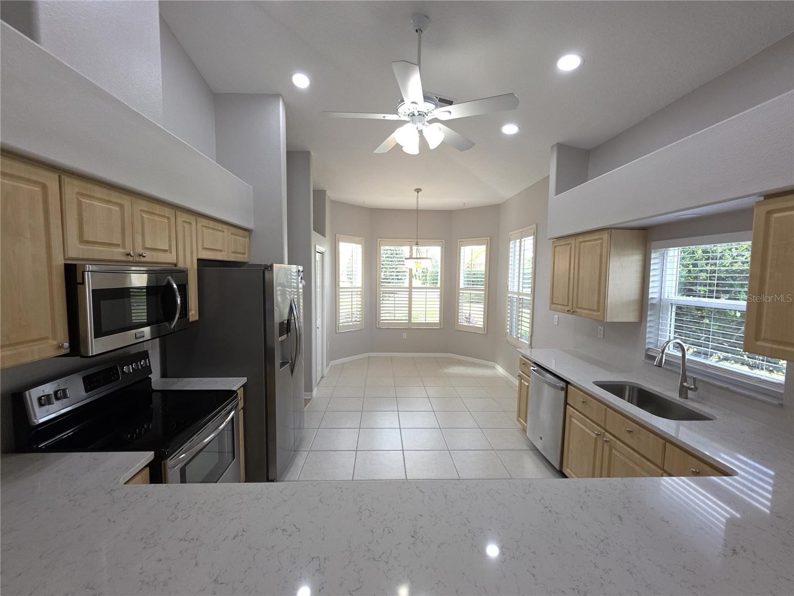 9257 Bonnie Cove Dr photo 3