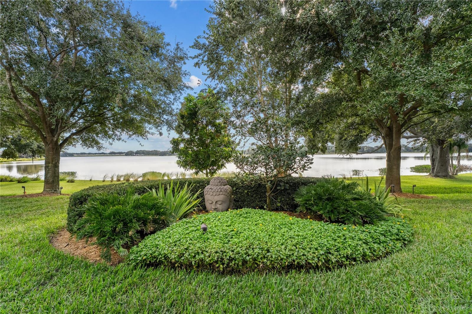 414 Meandering Way photo 5