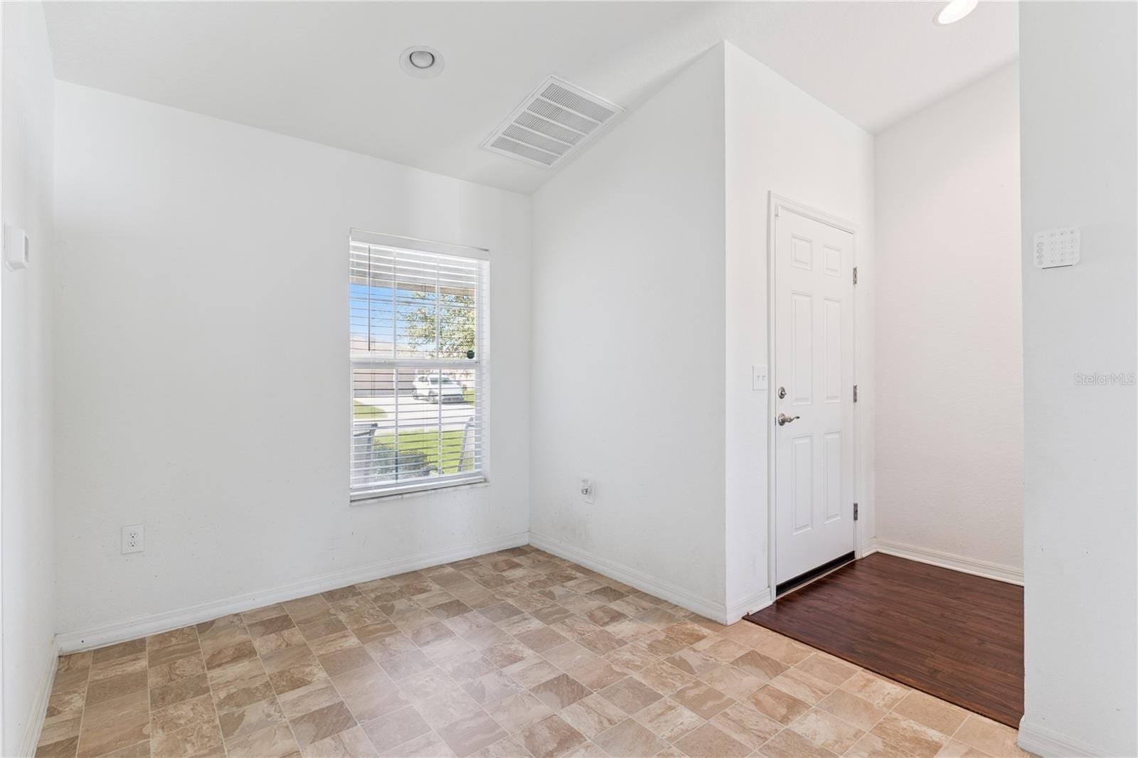 140 Solis Dr photo 4