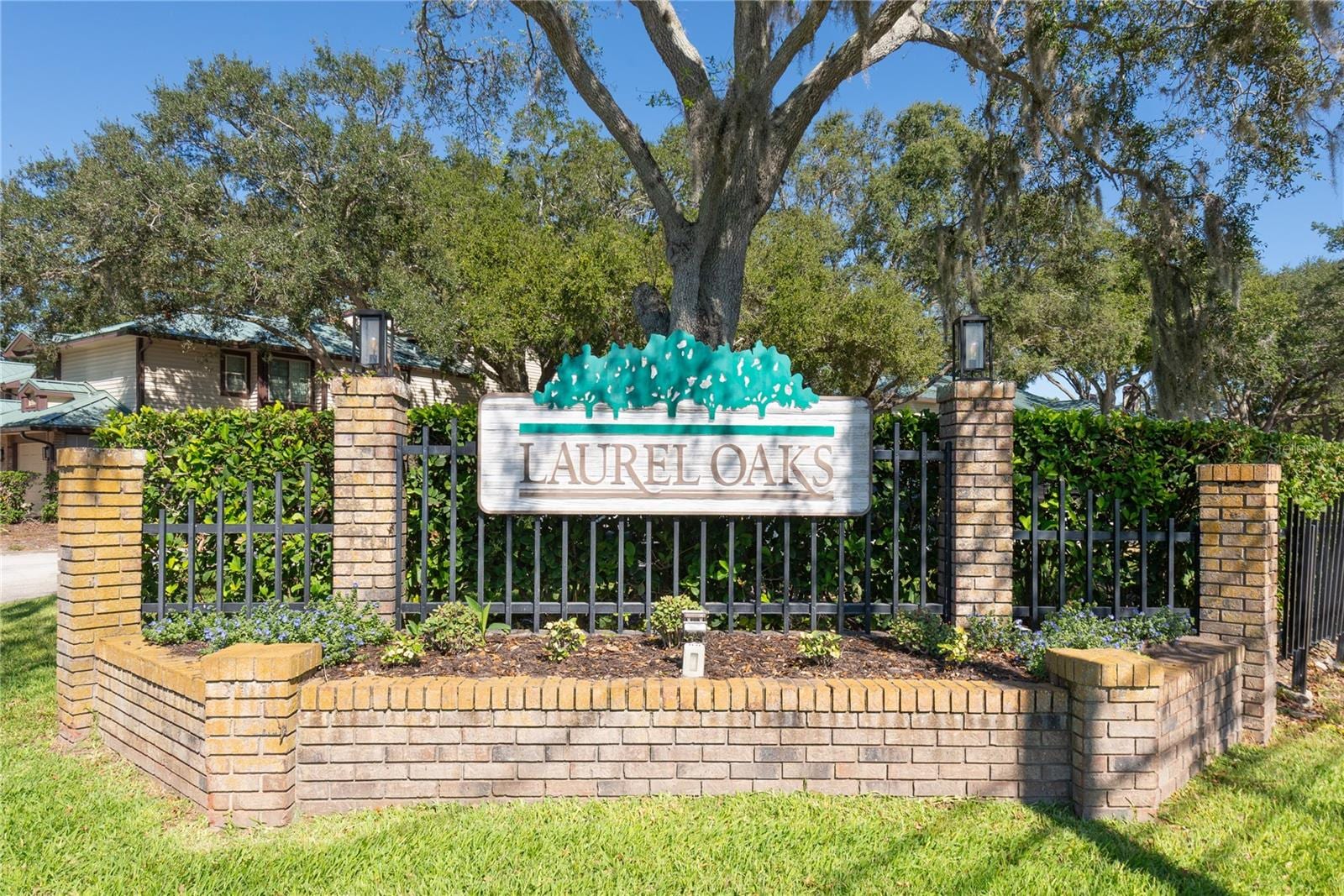 1471 Mahogany Ln #1706 photo 2