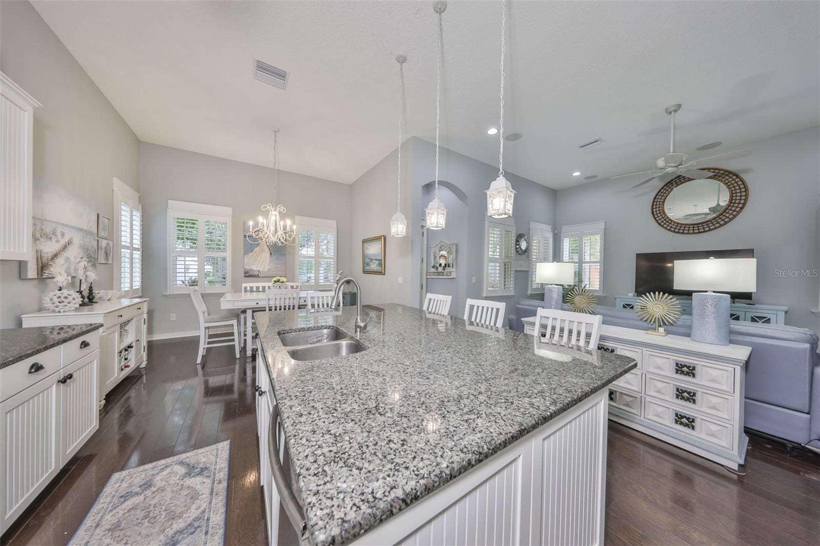 511 Winterside Dr photo 3