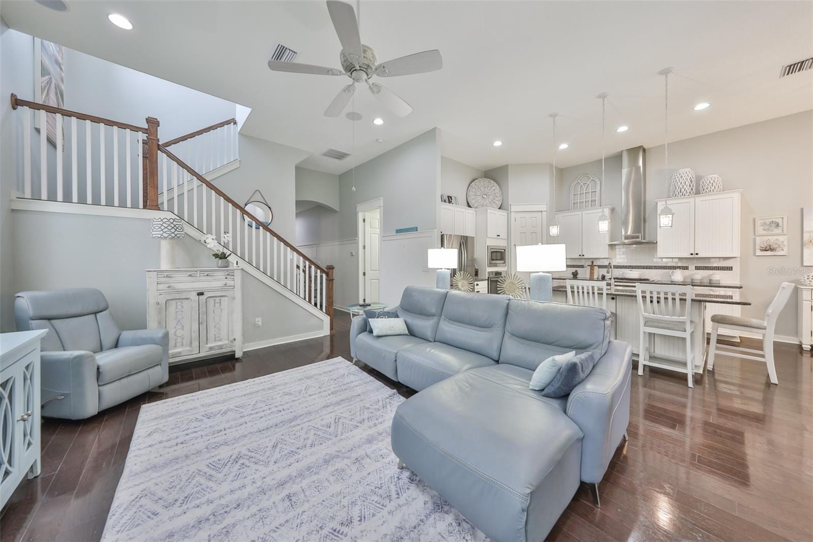 511 Winterside Dr photo 2