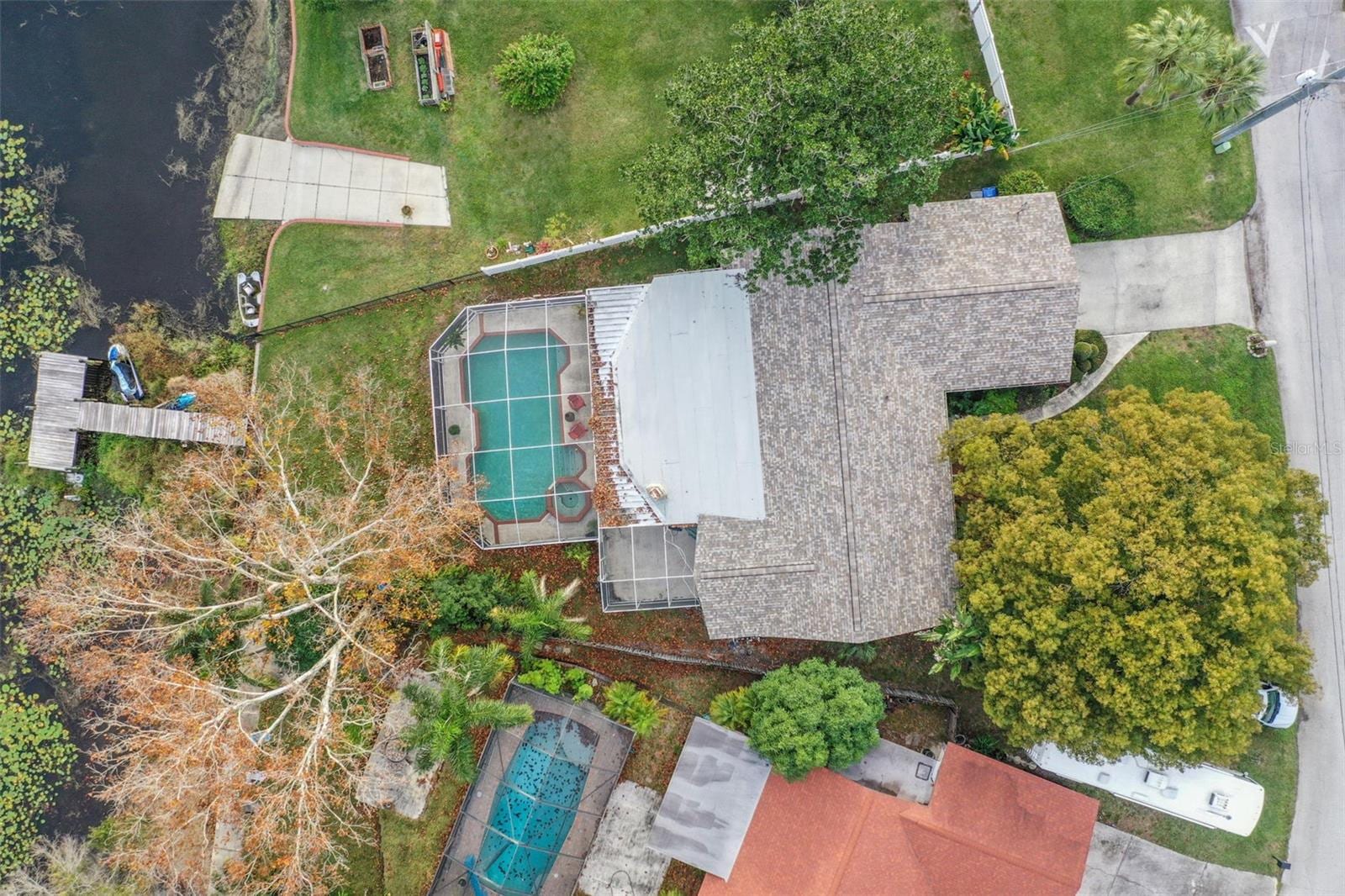 1204 Eckles Dr photo 3