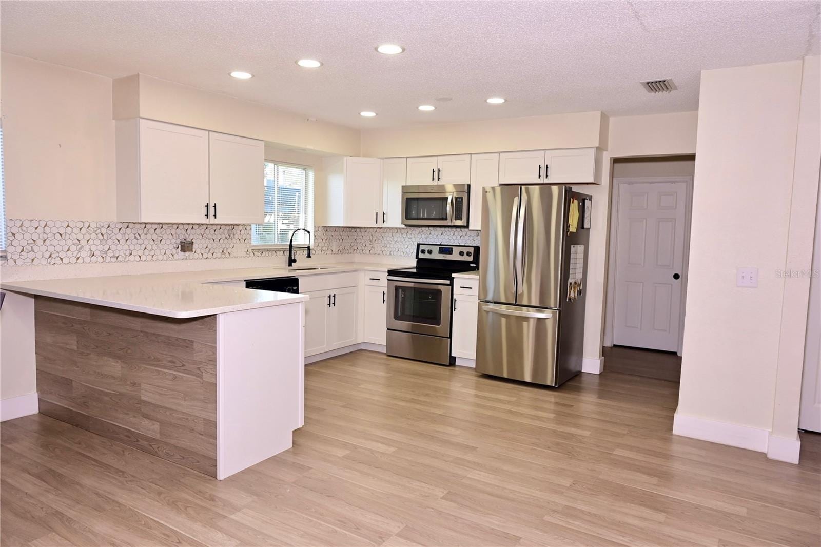 306 Fern Rd photo 4