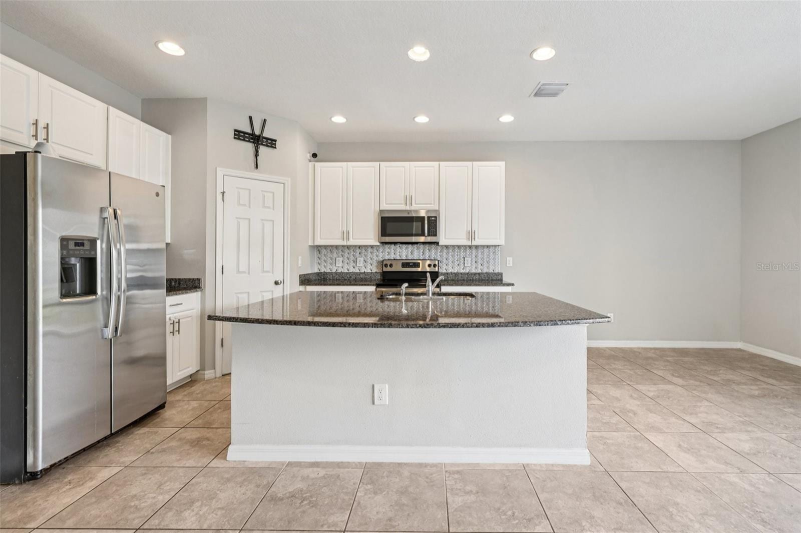 7022 Summer Holly Pl photo 4