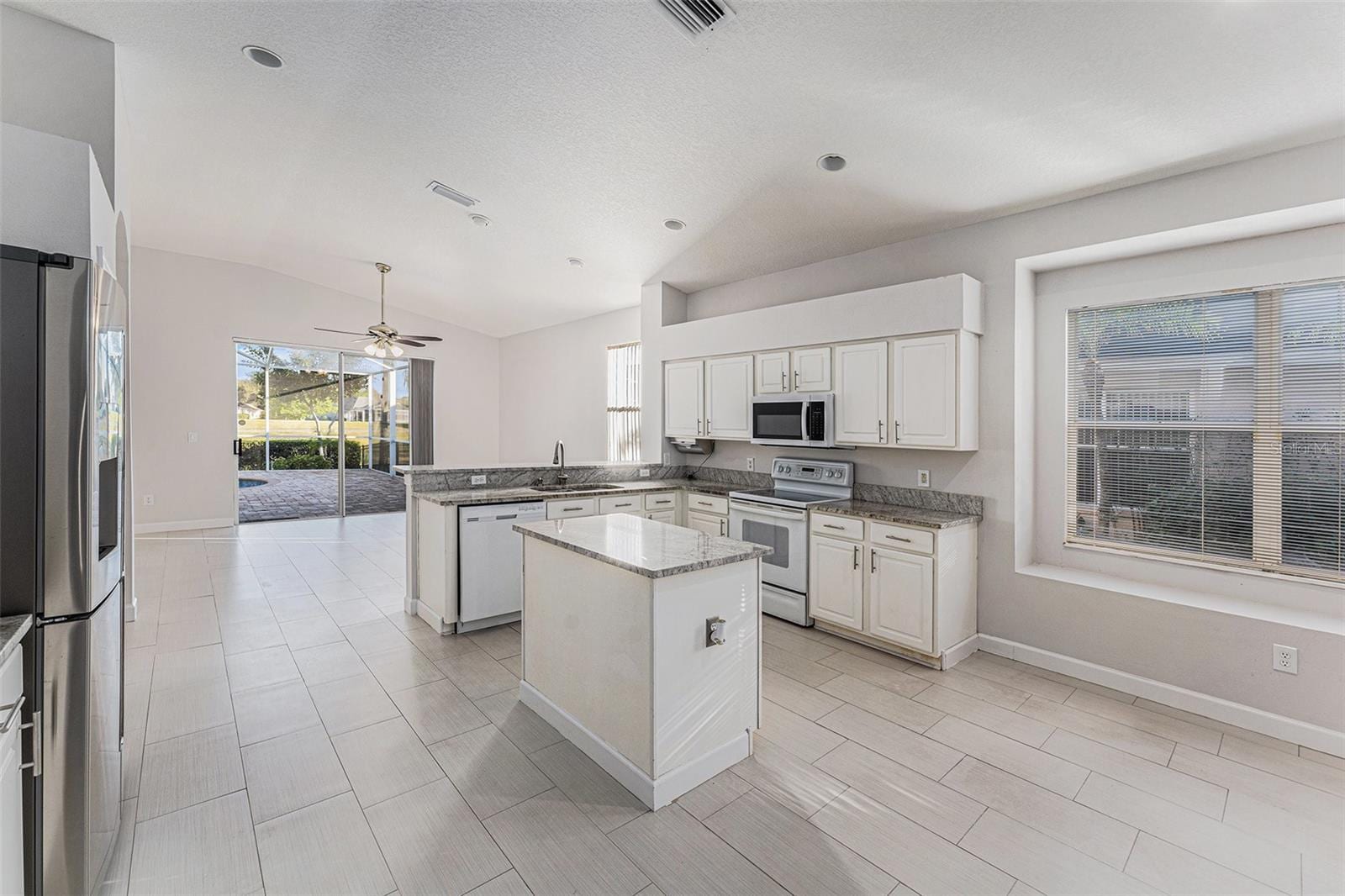 3316 Stonebridge Trl photo 5