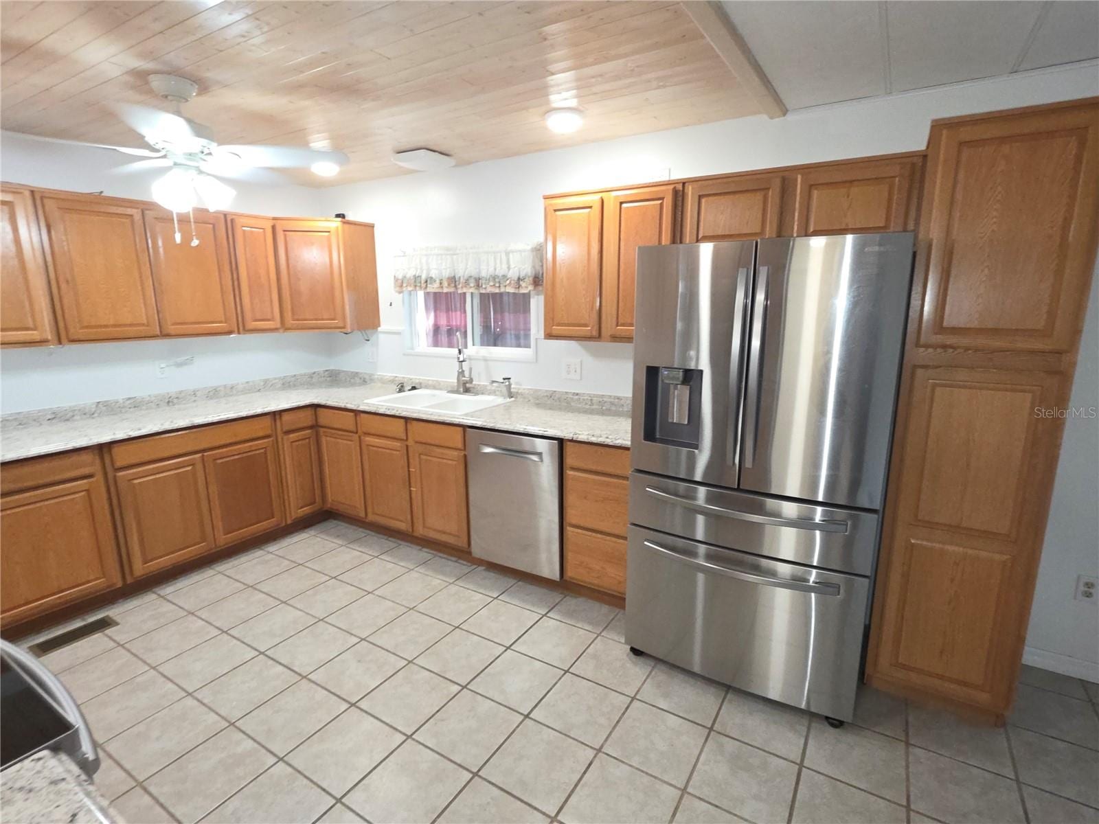 8071 Highpoint Blvd photo 5