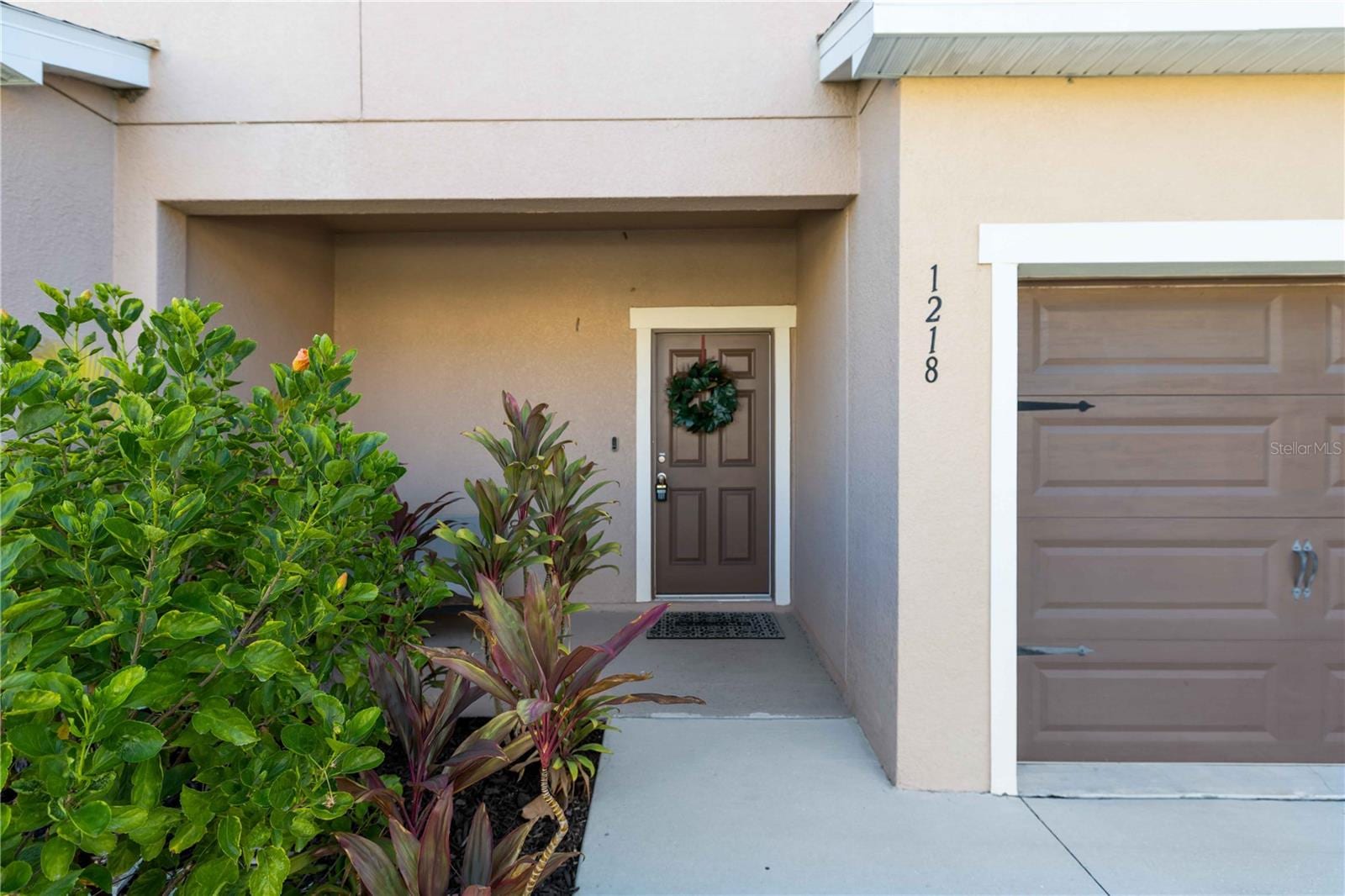 1218 Grantham Dr photo 3