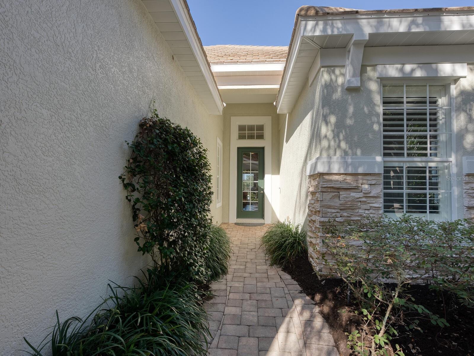 12129 Thornhill CT photo 4