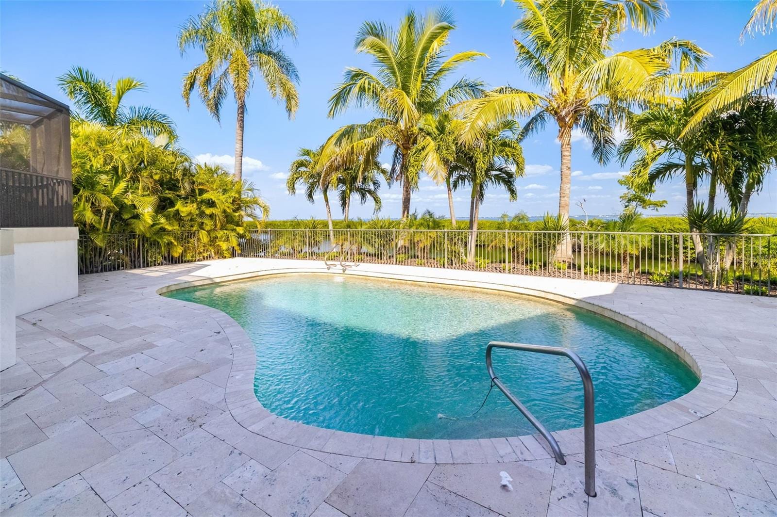 560 Harbor Cove Cir photo 5