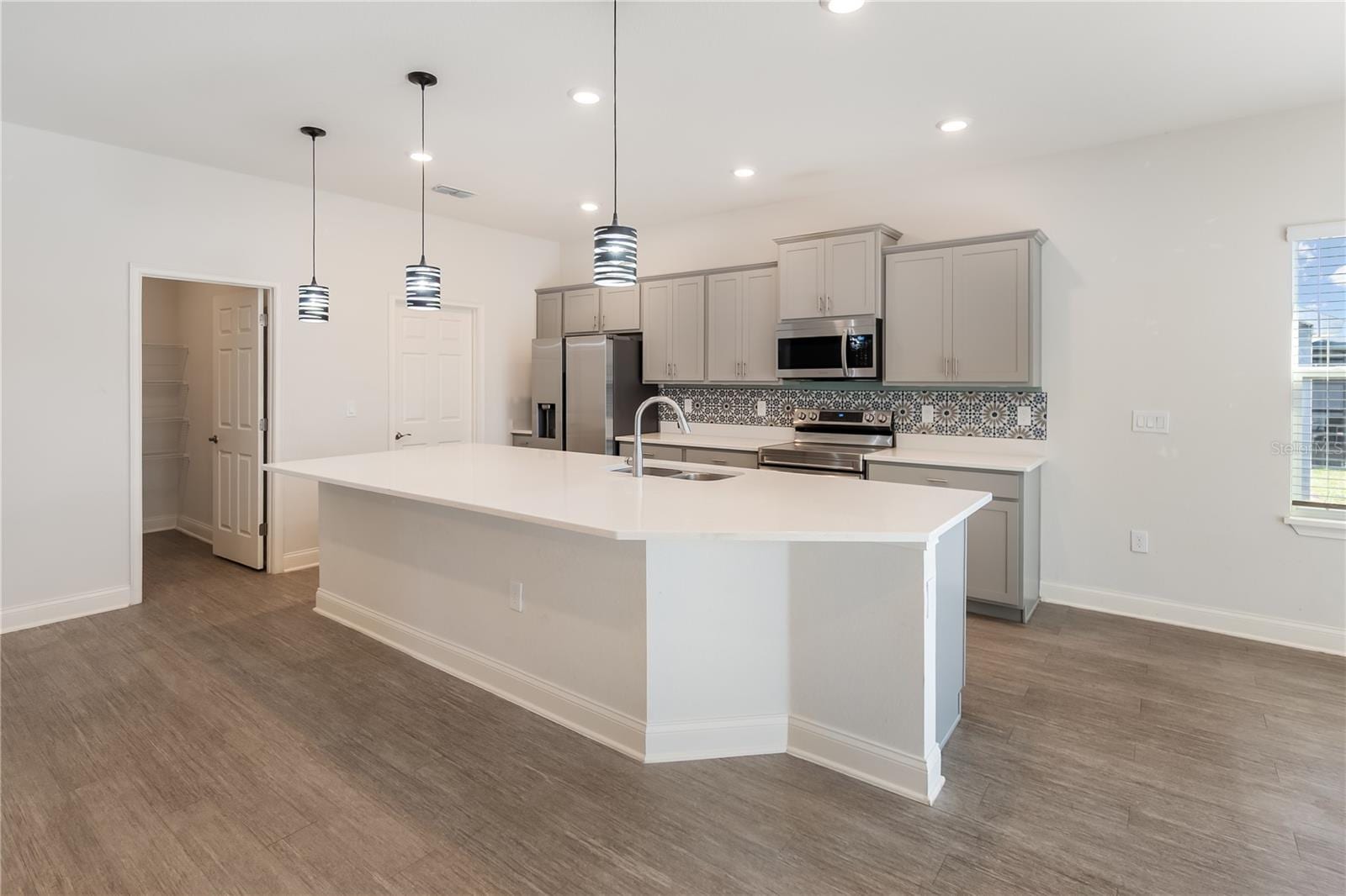 1348 Melrose St photo 5