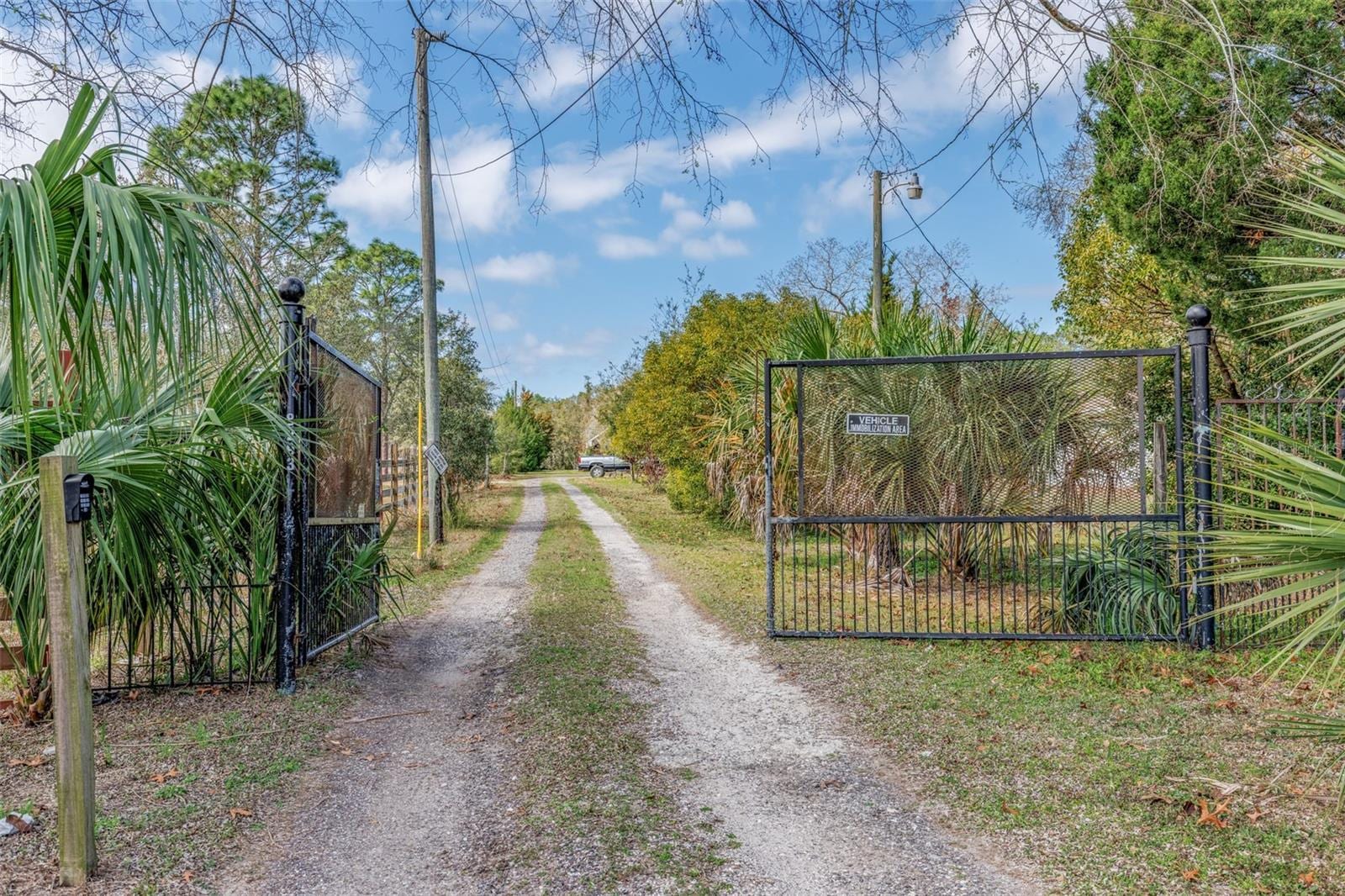 8279 Sunshine Grove Rd photo 2