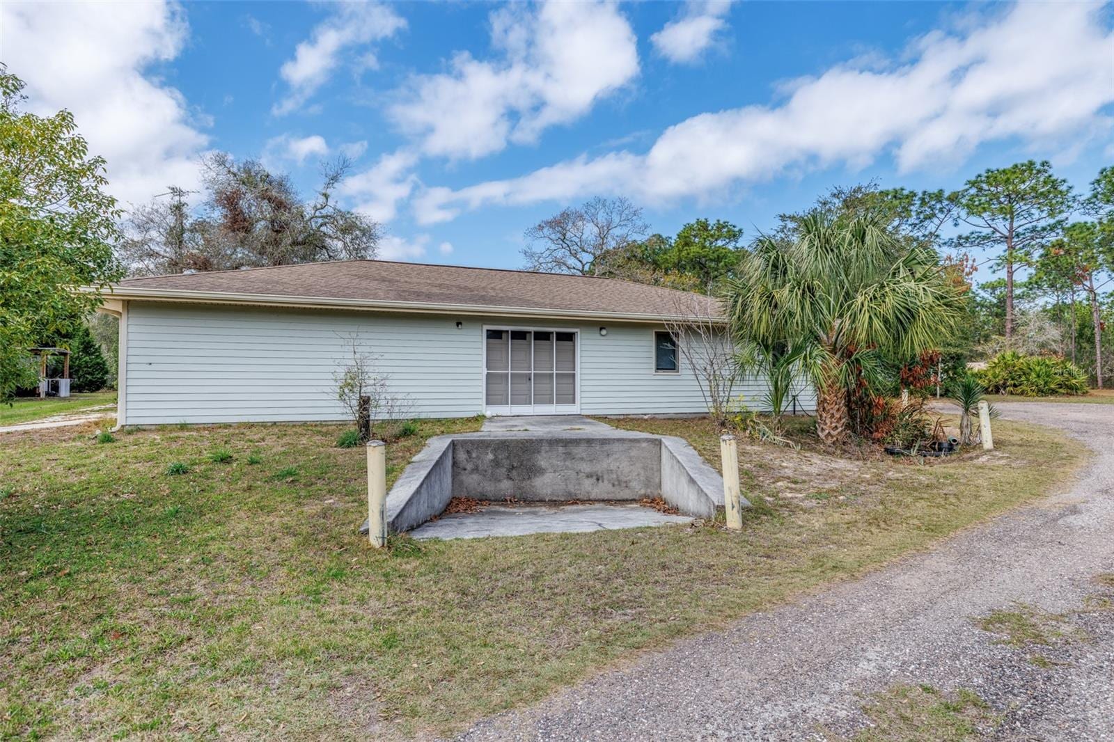 8279 Sunshine Grove Rd photo 4