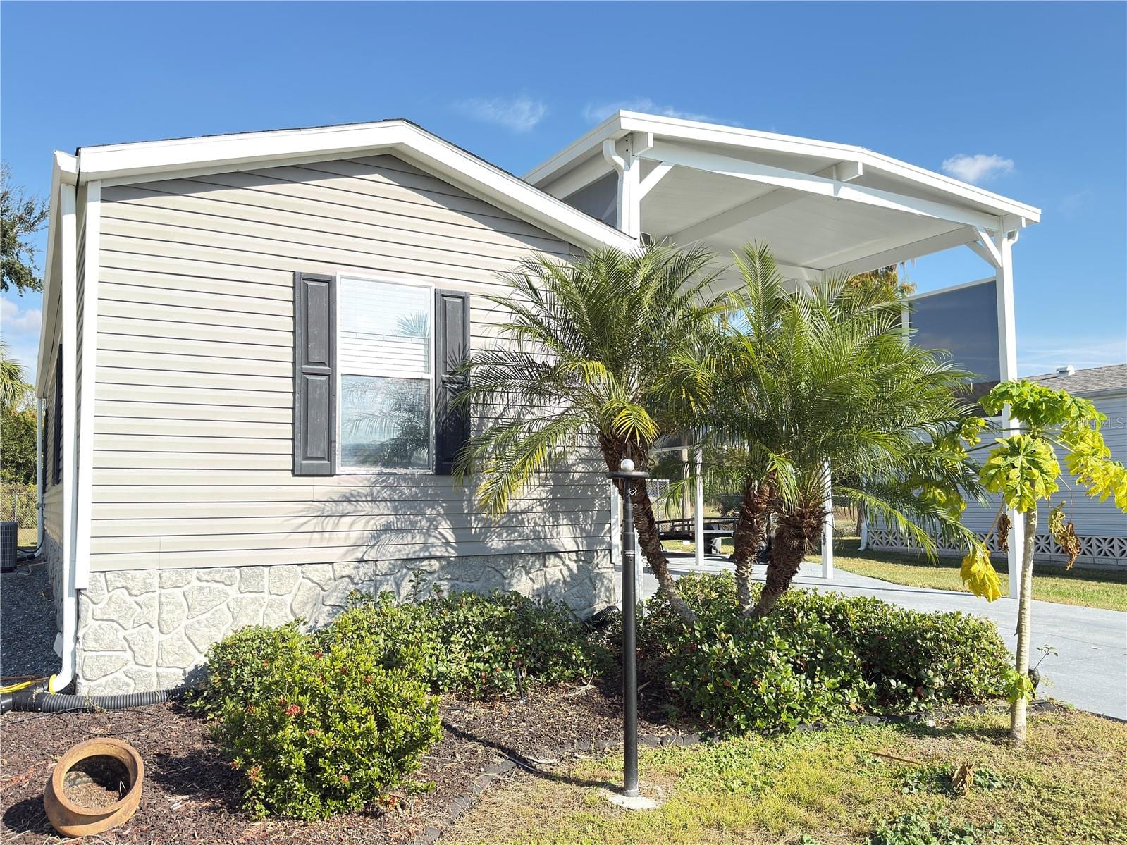 5110 Northshore Dr photo 2