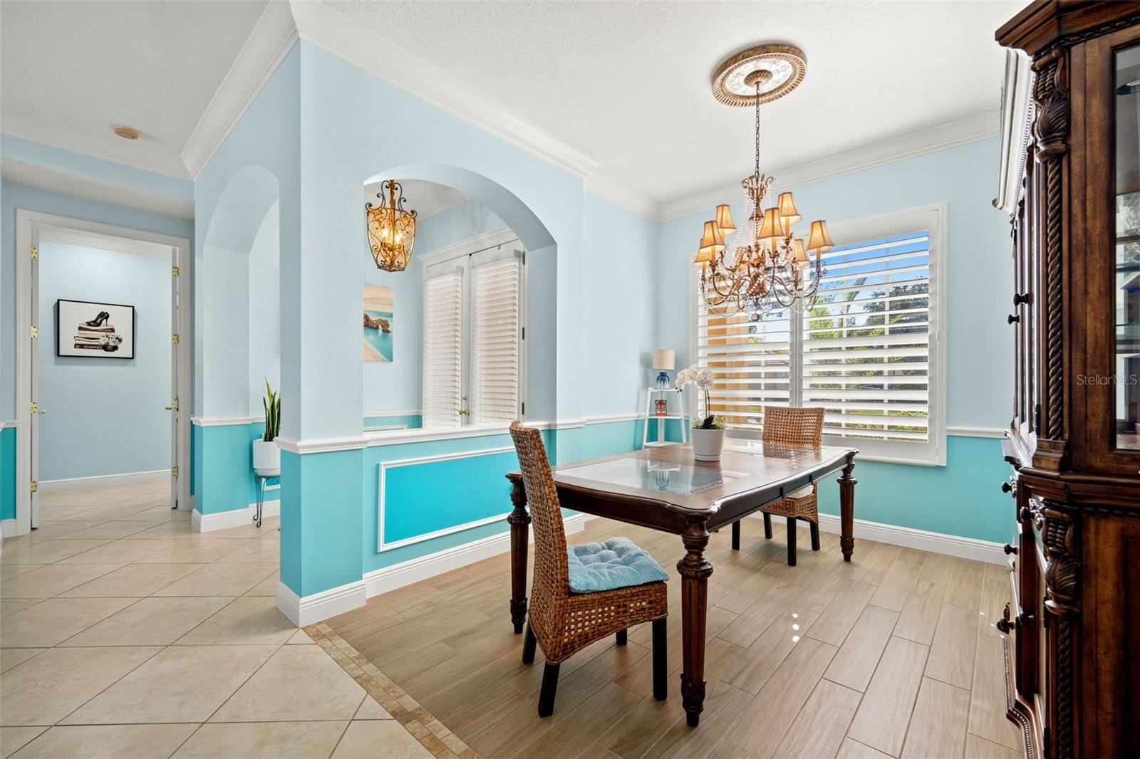 6882 Tailfeather Way photo 5