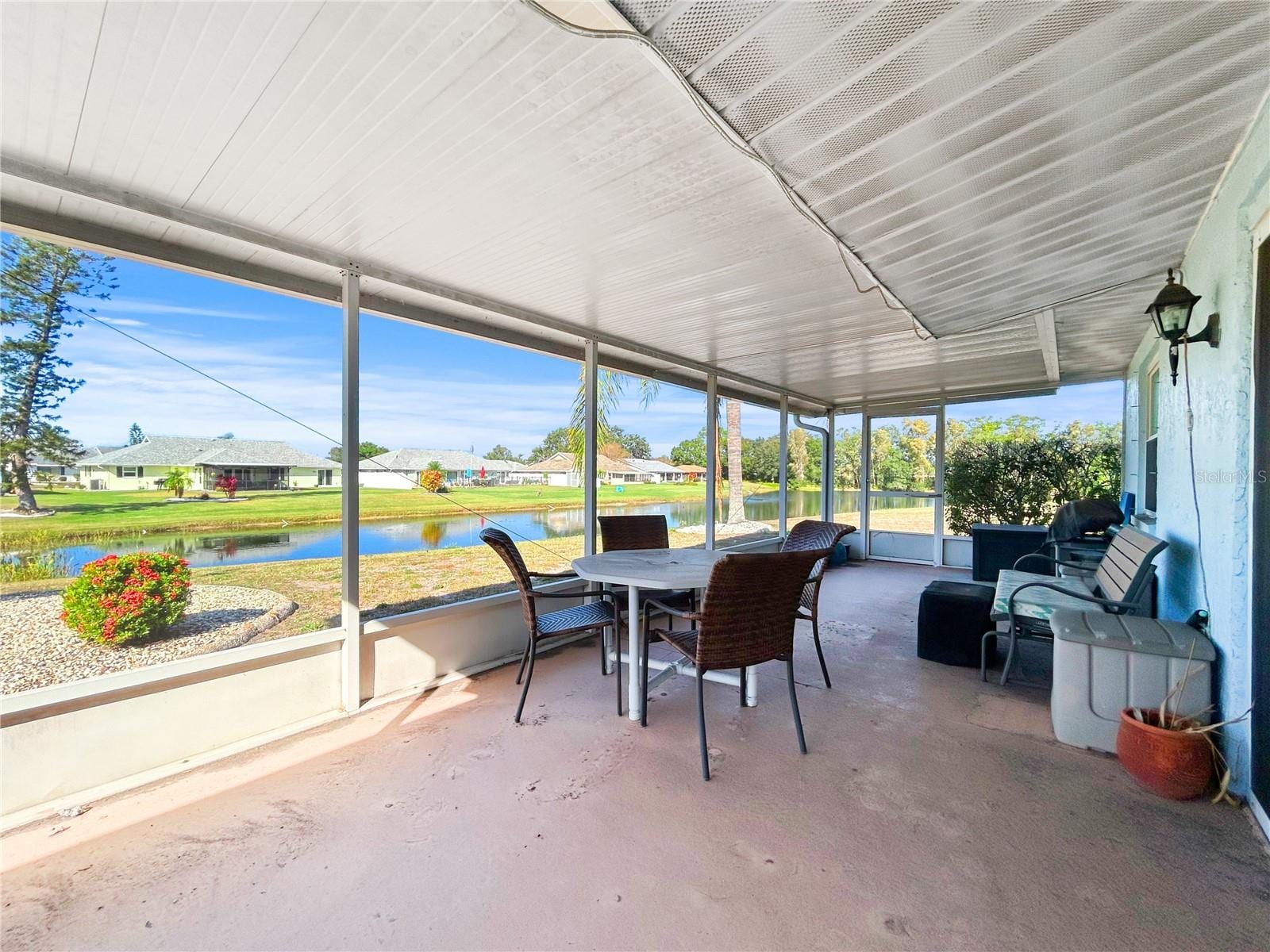 1308 Bluewater Dr photo 3