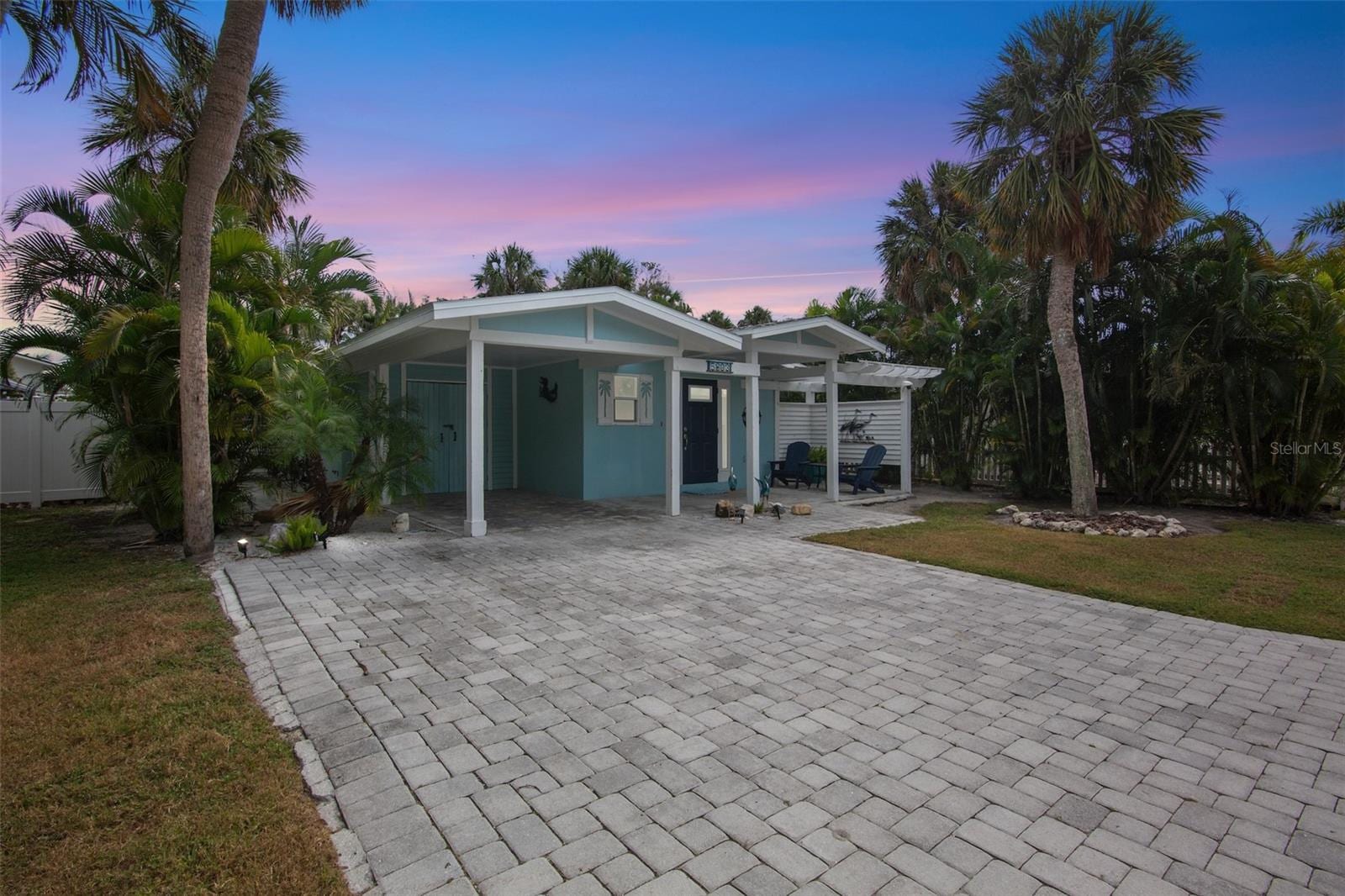5803 Imperiore Ave photo 3