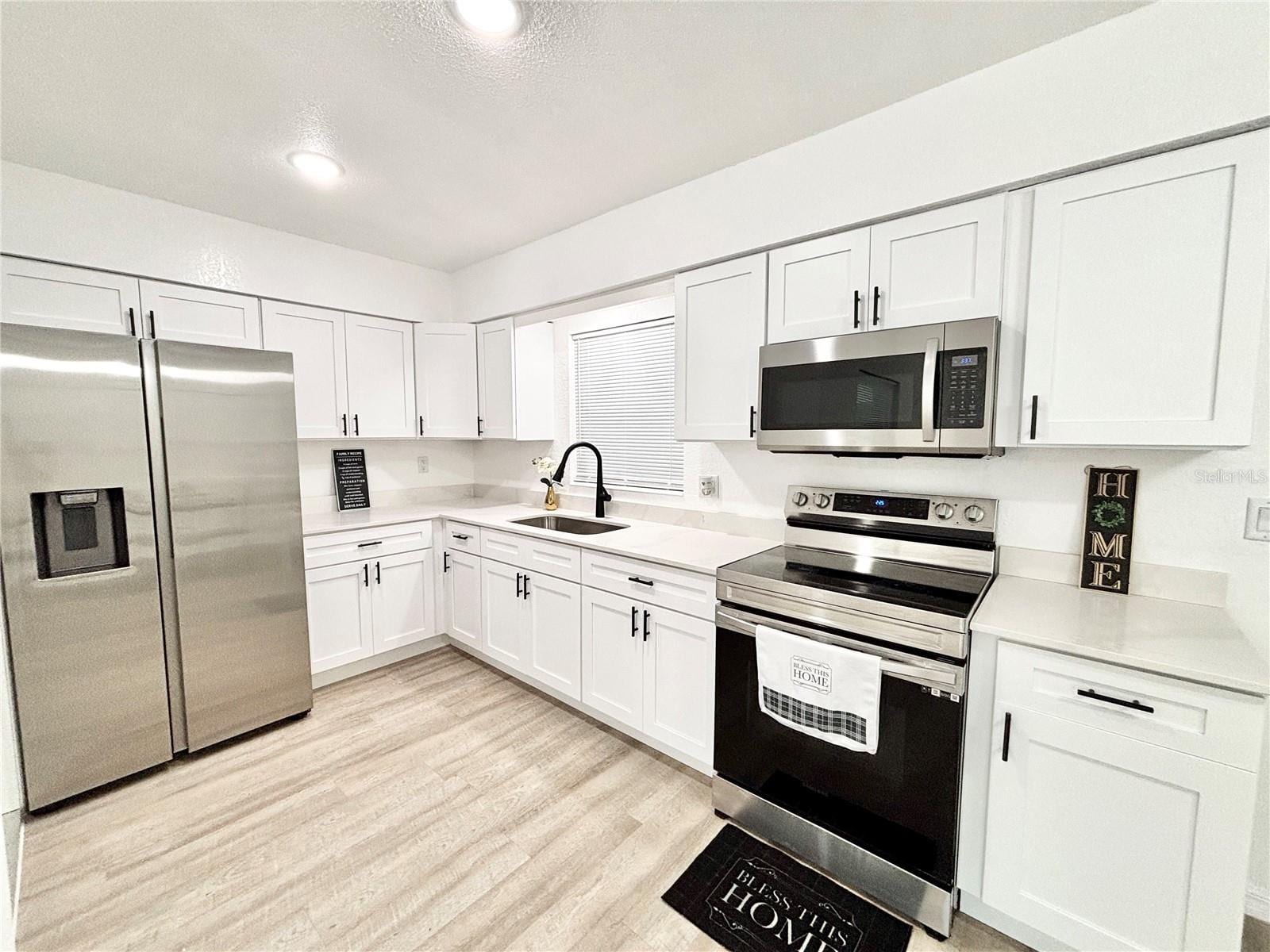 1516 Avenue D NE photo 2