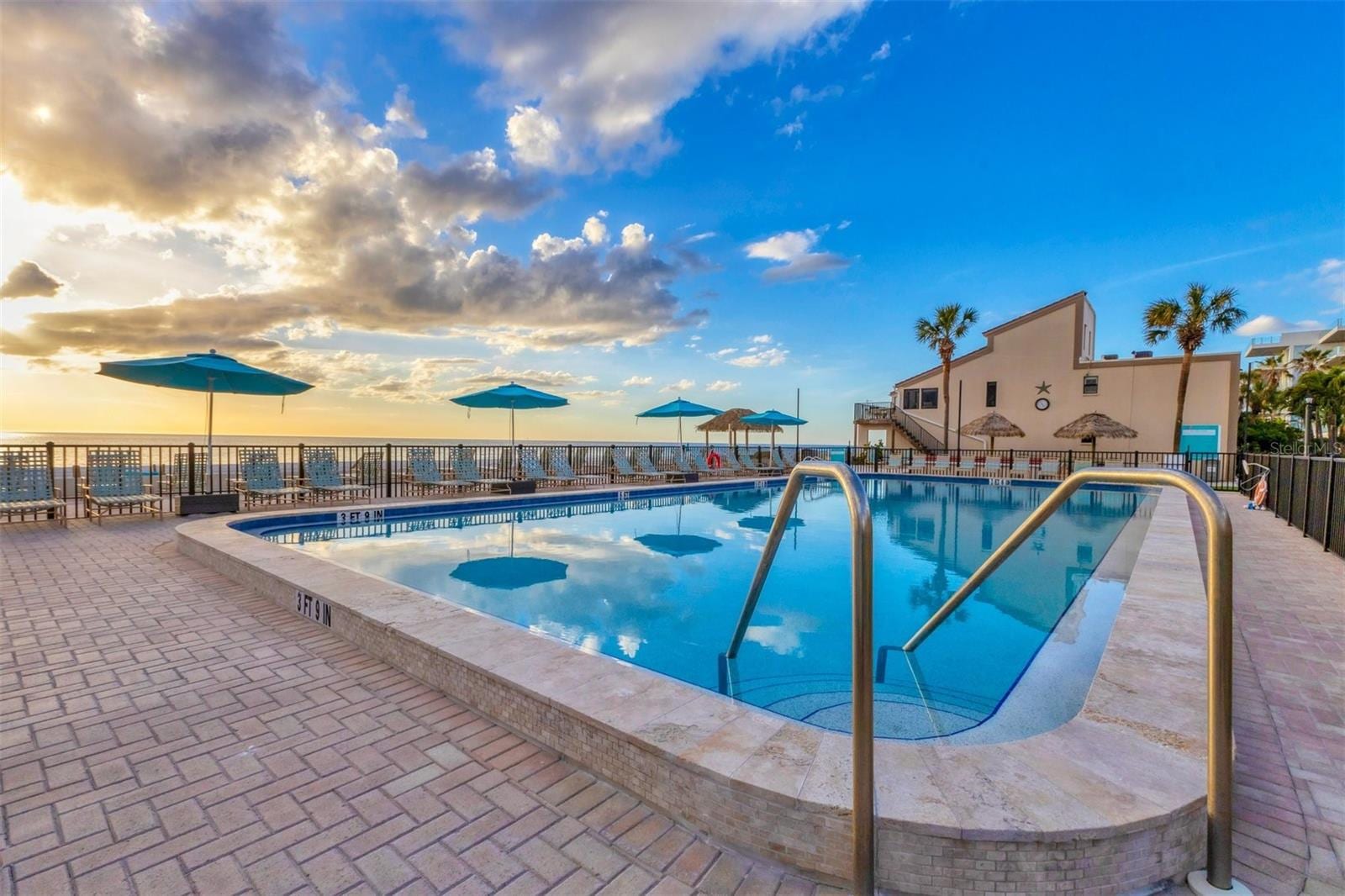4621 Gulf Of Mexico Dr #10D photo 3