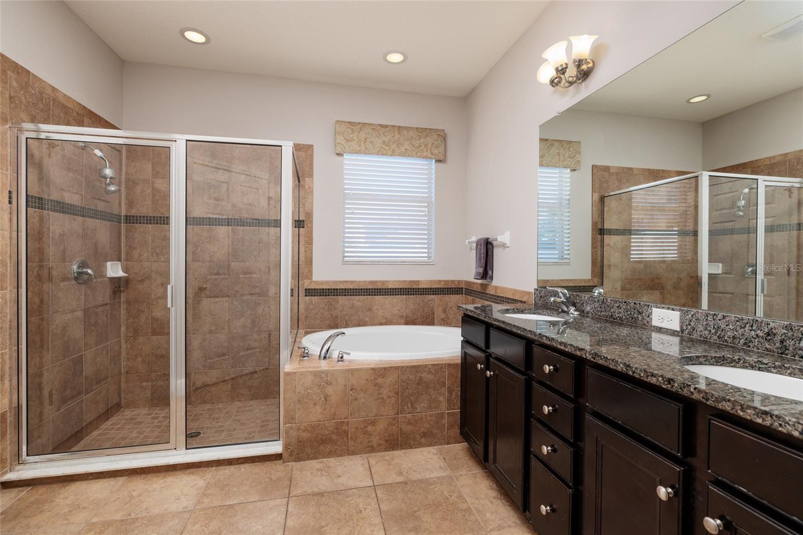 13607 Artesa Bell Dr photo 4
