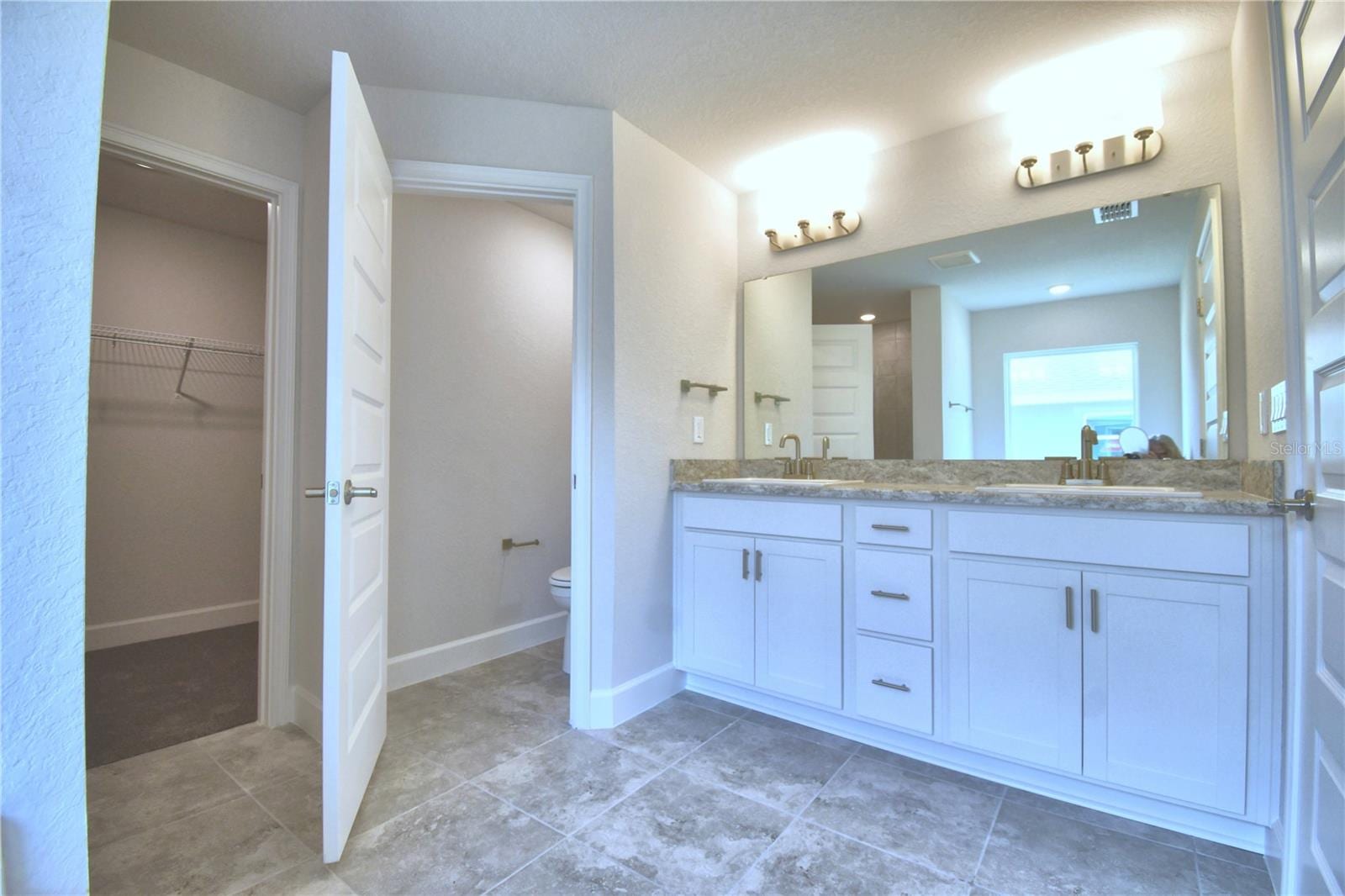 4434 Juneberry Dr photo 4