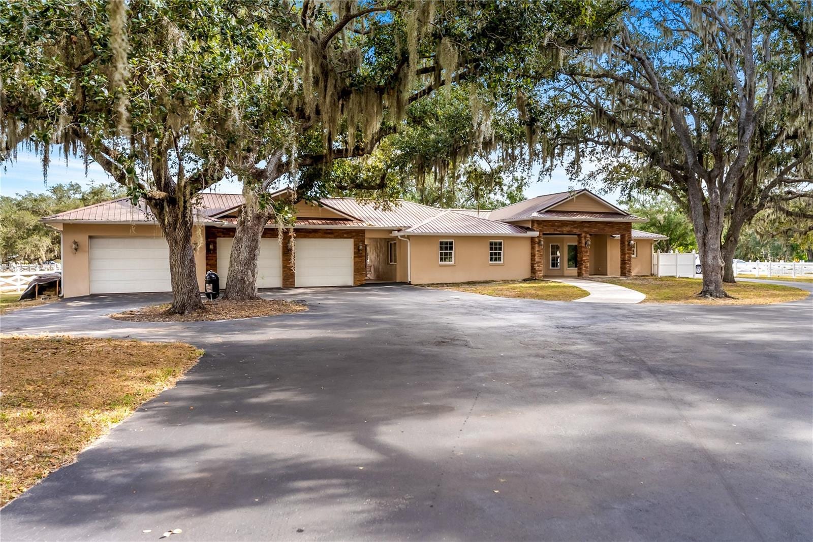 1160 Wagon Wheel Dr photo 2