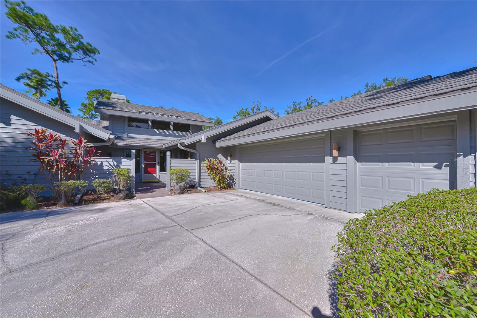 5355 Cobblestone CT photo 3