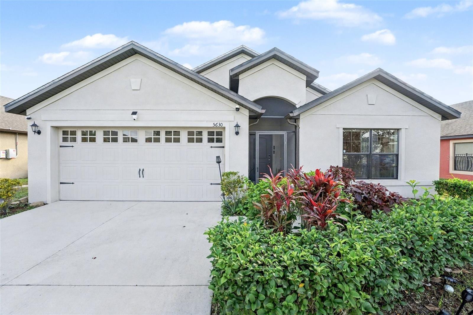 5630 Elsinore Way photo 2