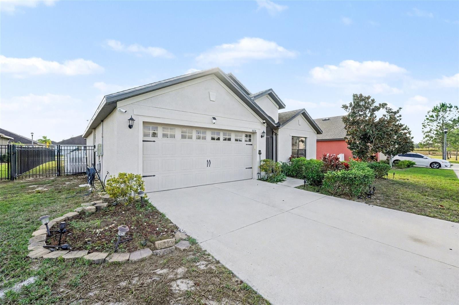 5630 Elsinore Way photo 4