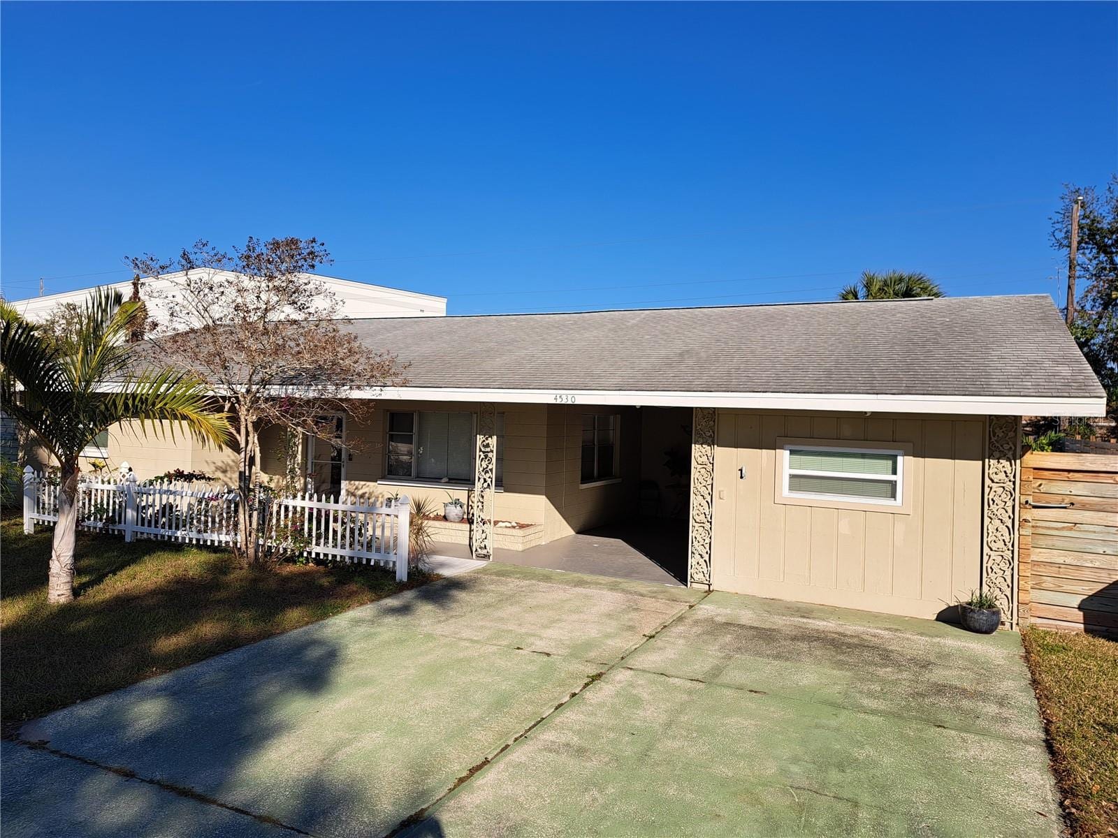 4530 19th Street Cir W photo 3
