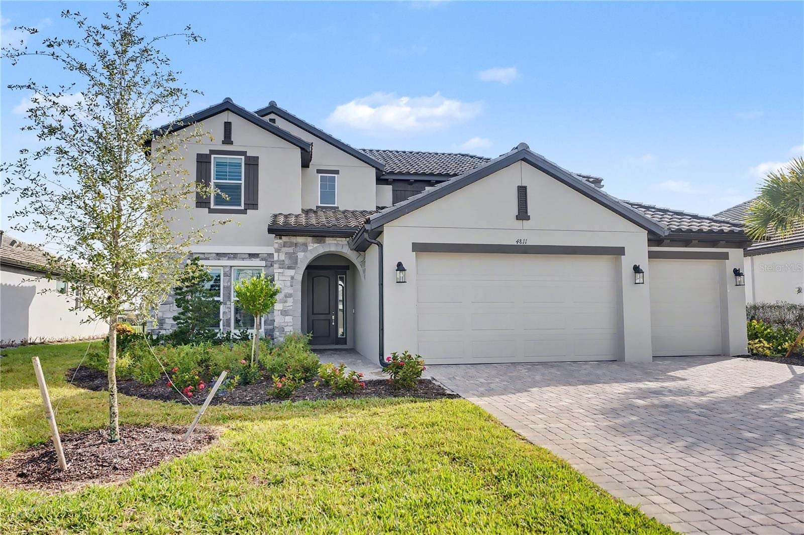 4811 Honey Dew Ln photo 2