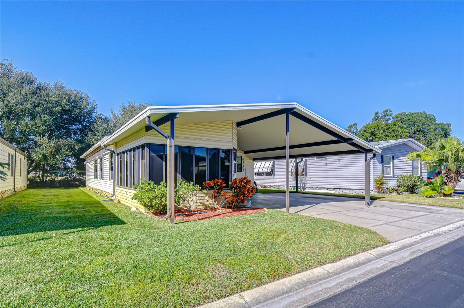 3111 Hickory Dr photo 3