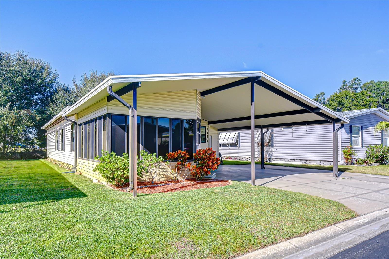 3111 Hickory Dr photo 5
