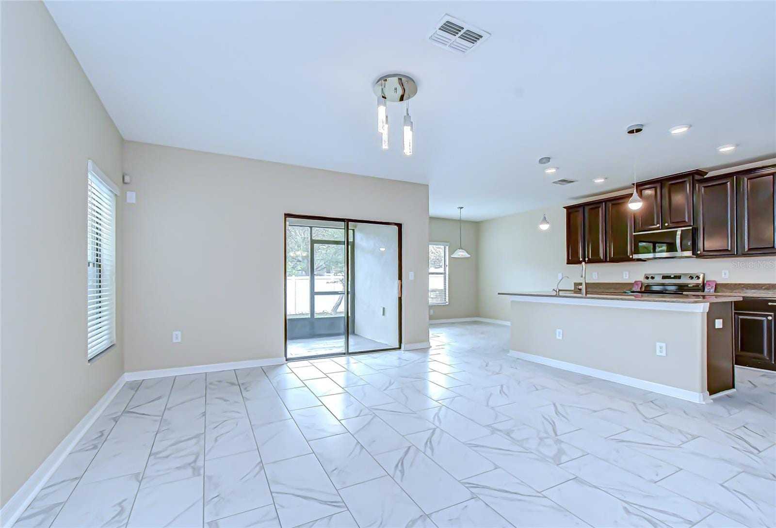 2718 Garden Falls Dr photo 5