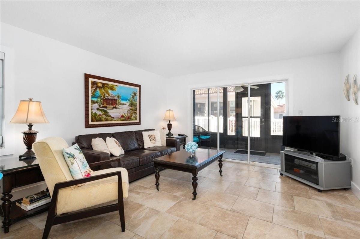 110 Vista Hermosa Cir #106B photo 5