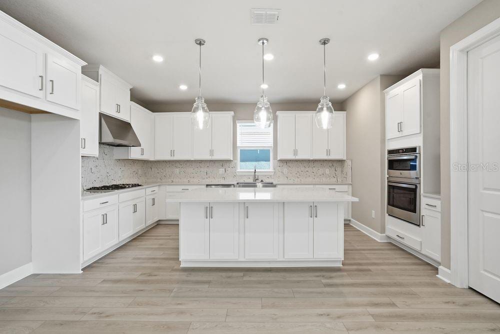 7727 Caspian St photo 2