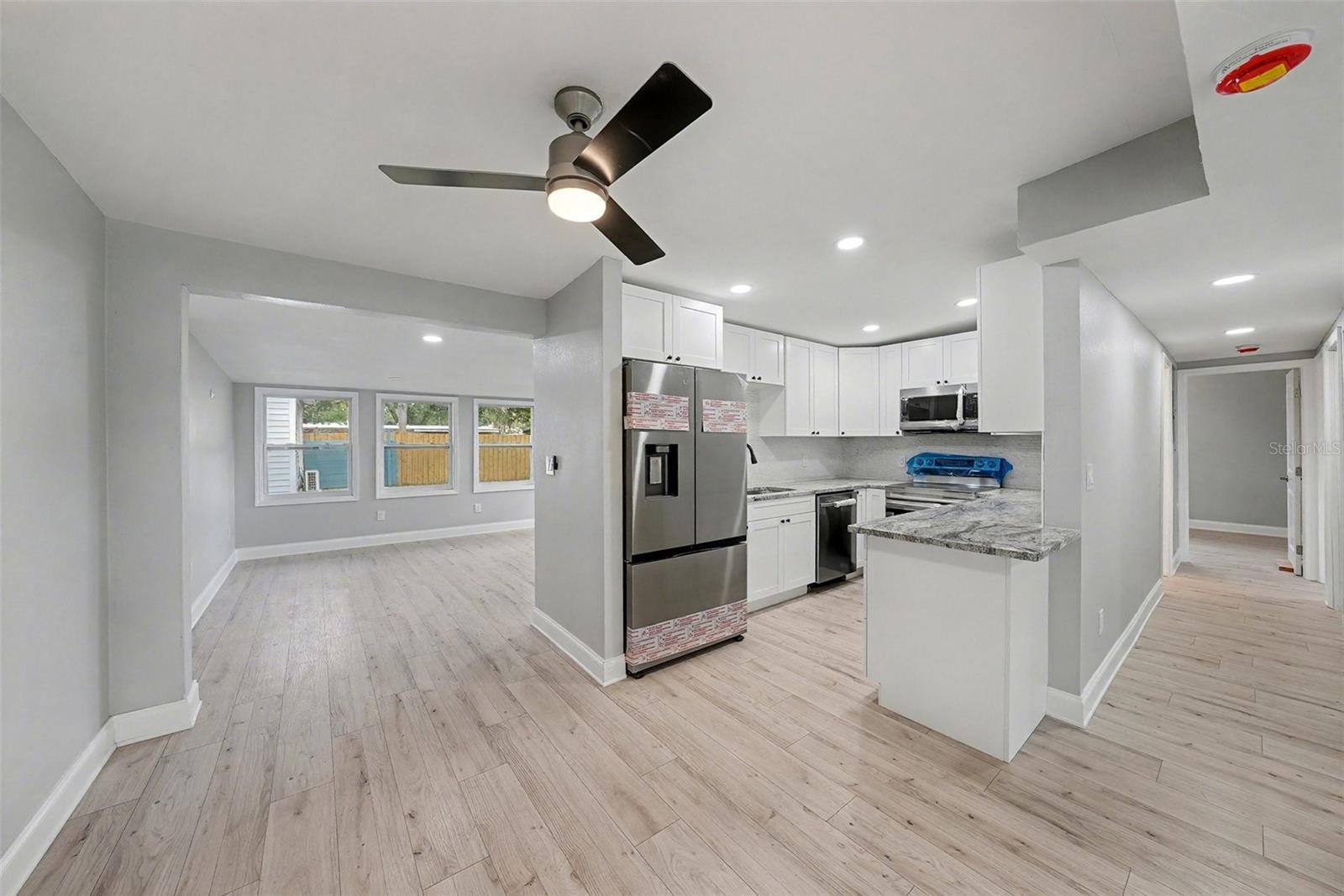 2162 Barcelona Dr photo 4