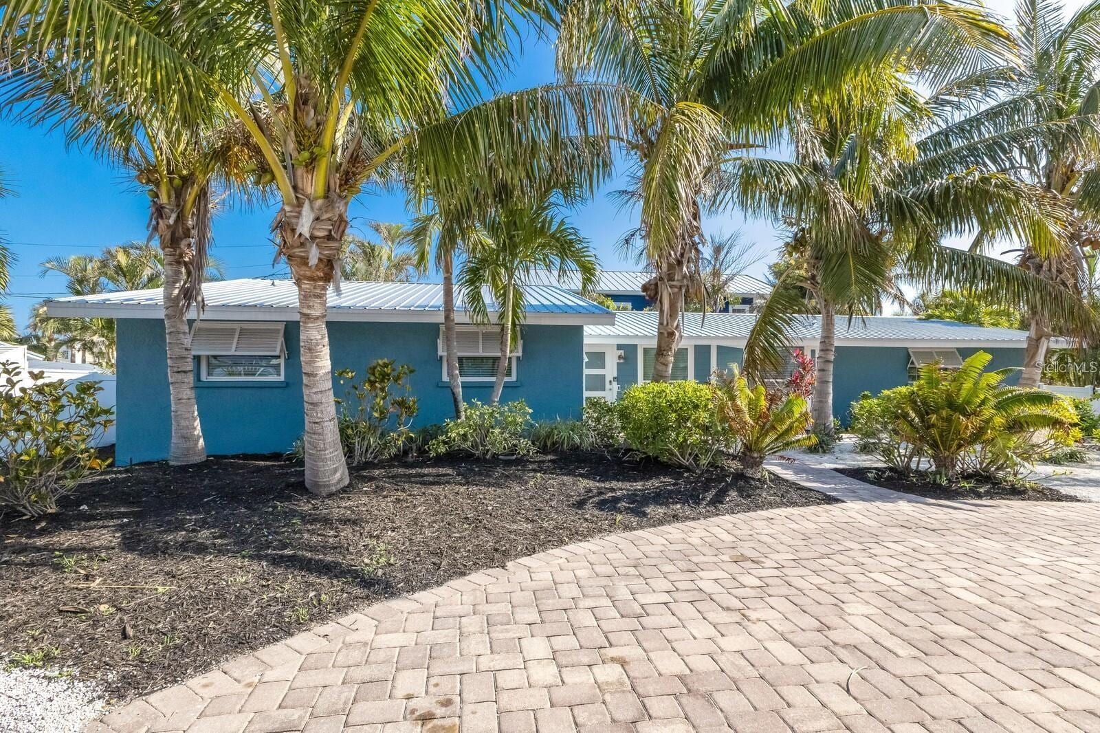 6201 Holmes Blvd photo 4