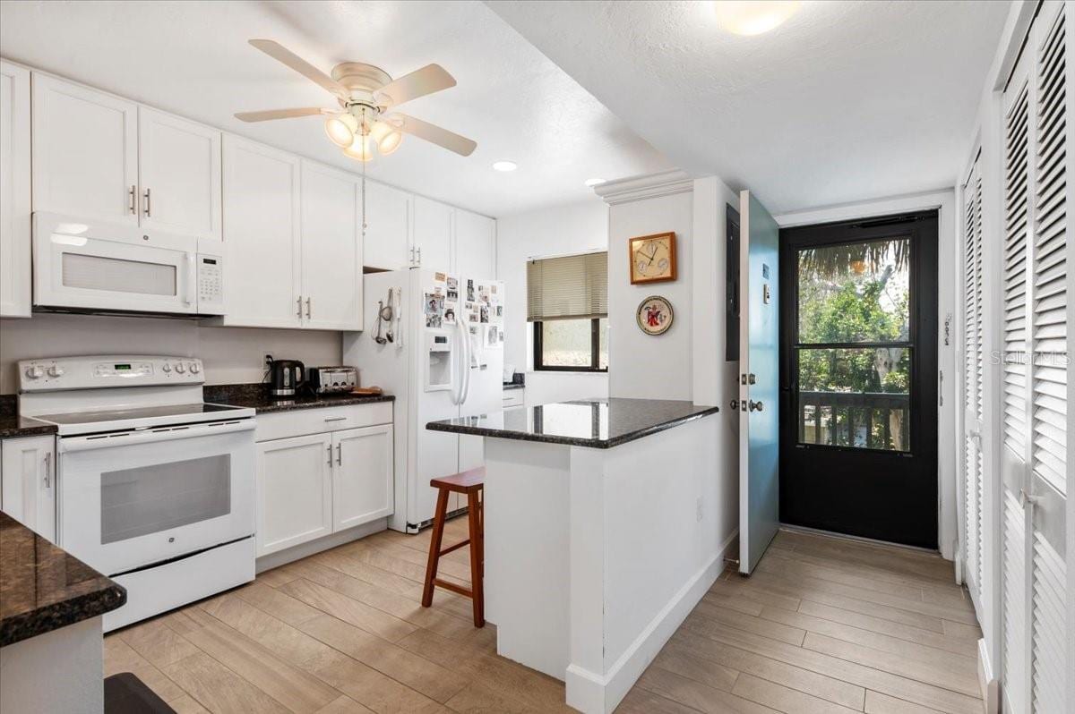 1519 Pelican Point Dr #288 photo 4